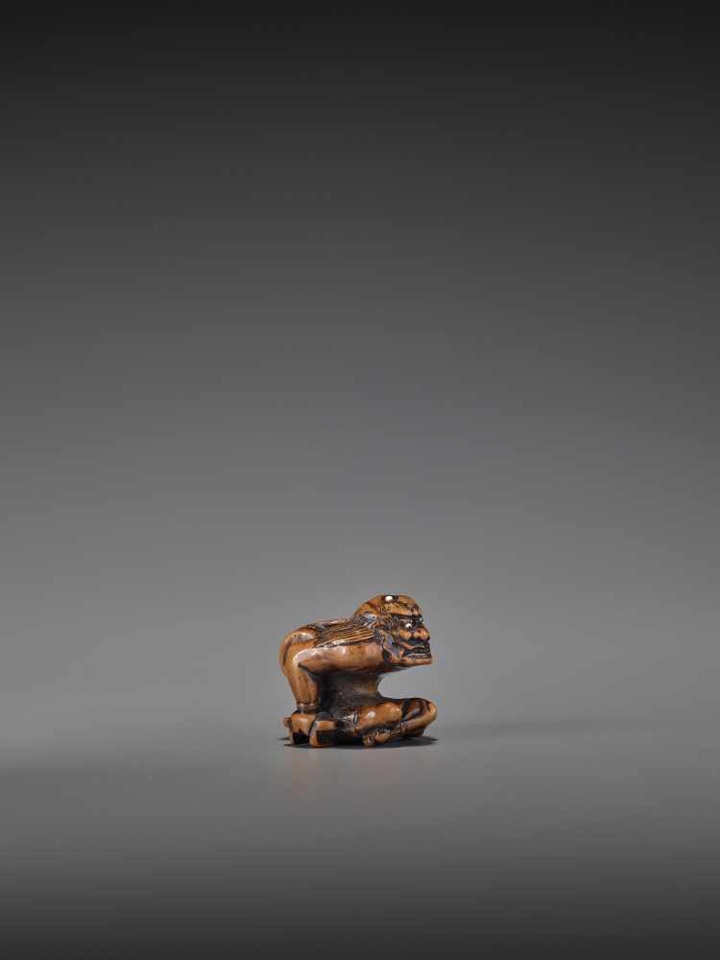 A FINE WOOD NETSUKE OF RAIJIN UnsignedJapan, probably Gifu, early 19th century, Edo period (1615- - Bild 7 aus 9