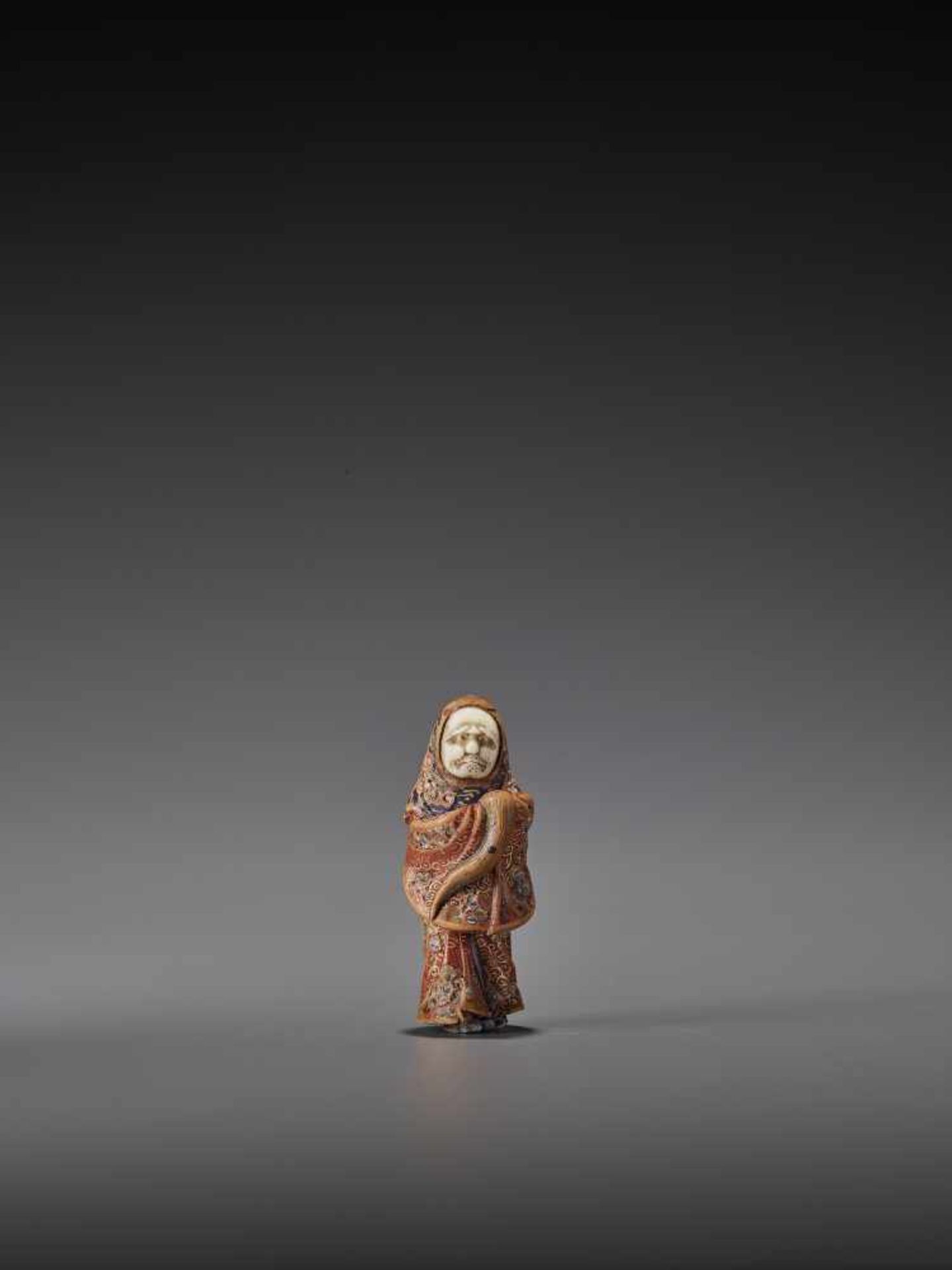 SHUZAN: A POLYCHROME AND INLAID WOOD NETSUKE OF DARUMA By Nagamachi Shuzan, signed ShuzanJapan, - Bild 7 aus 9