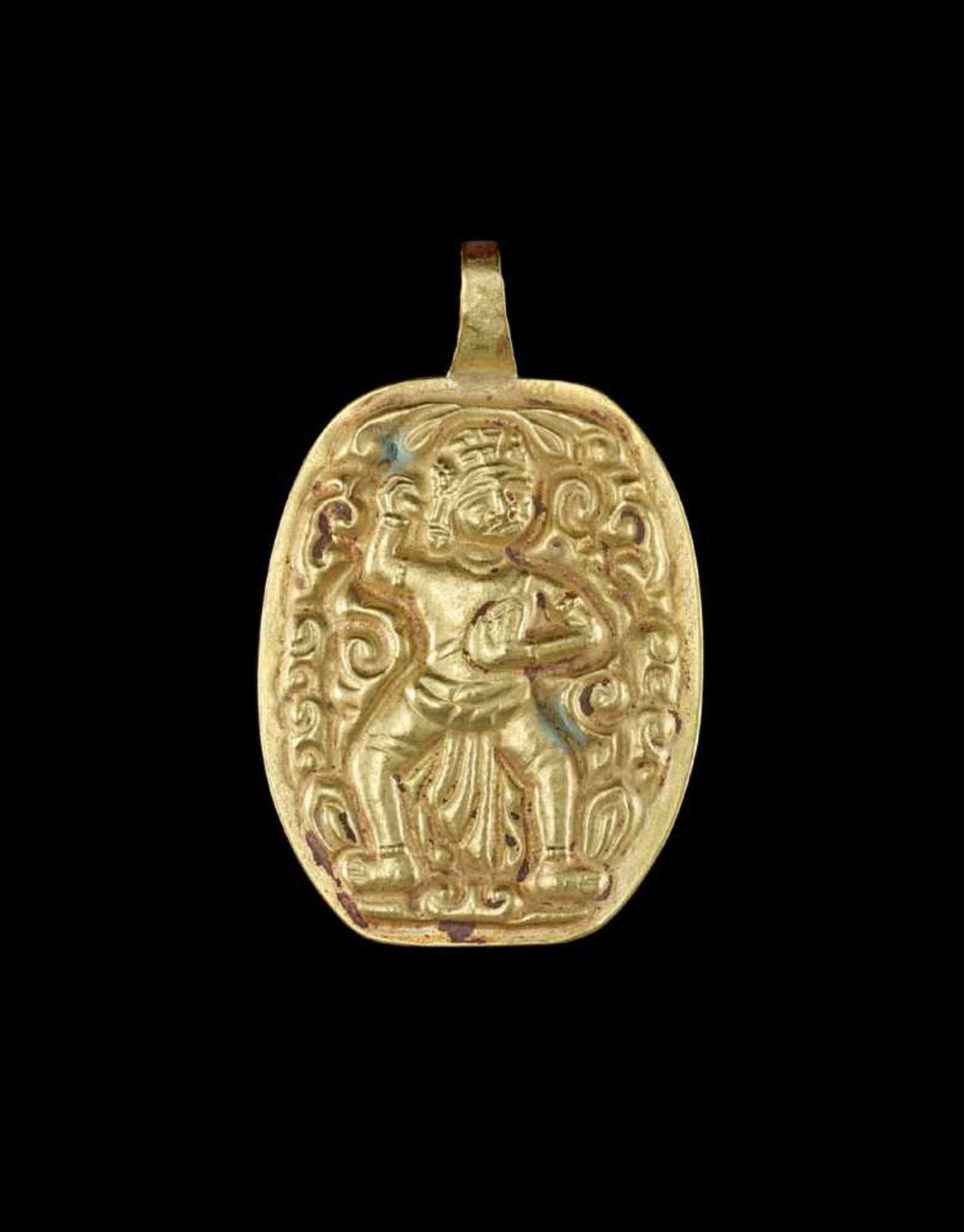 A CHAM REPOUSSÉ GOLD PENDANT WITH STONE INTAGLIO Champa, early classical period, 8th – 10th century. - Bild 3 aus 4