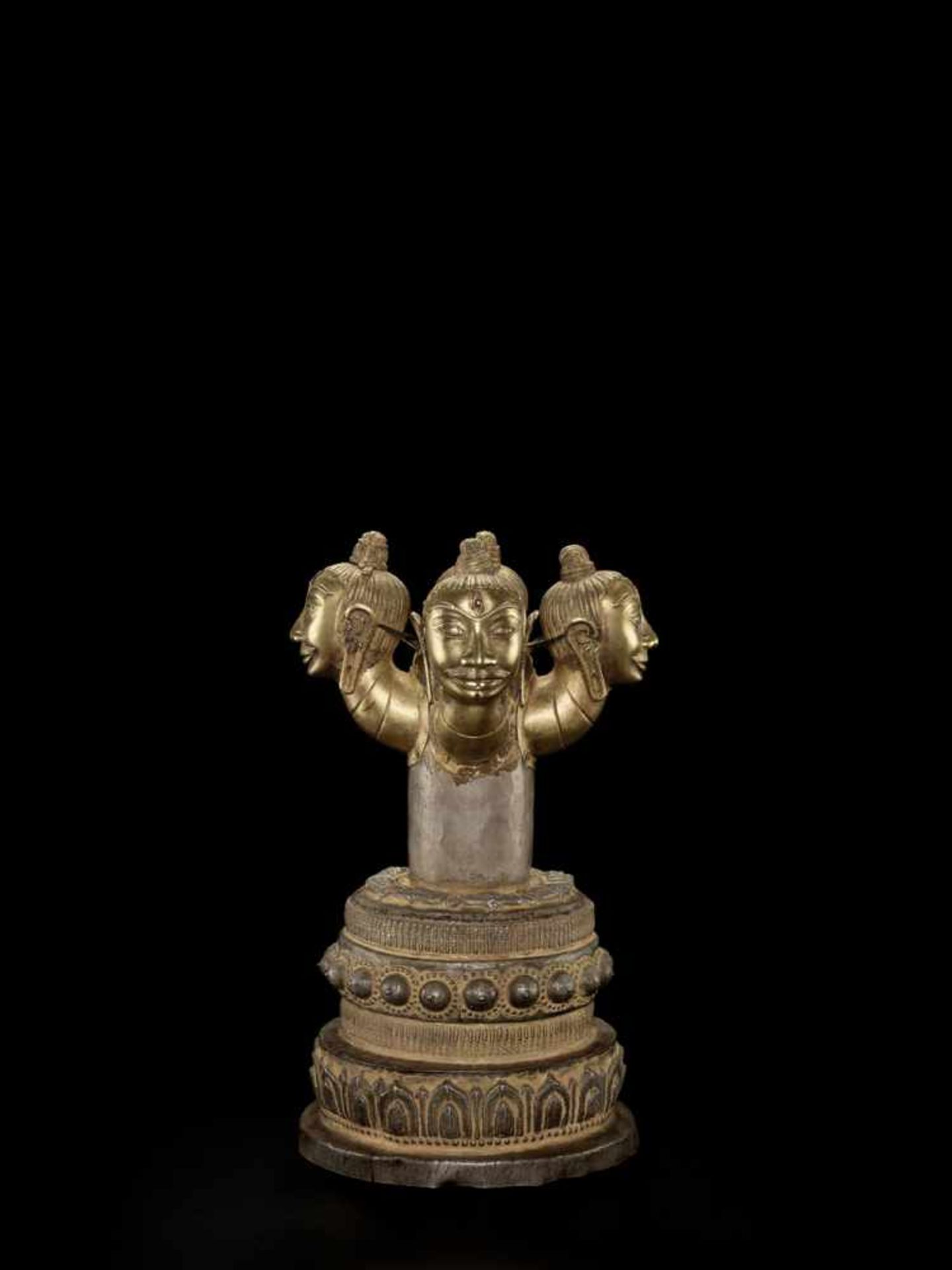 zurückgezogen / withdrawn---AN EXQUISITE AND EXCEPTIONALLY RARE CHAM LINGAM WITH FOUR GOLD SHIVA - Bild 4 aus 9