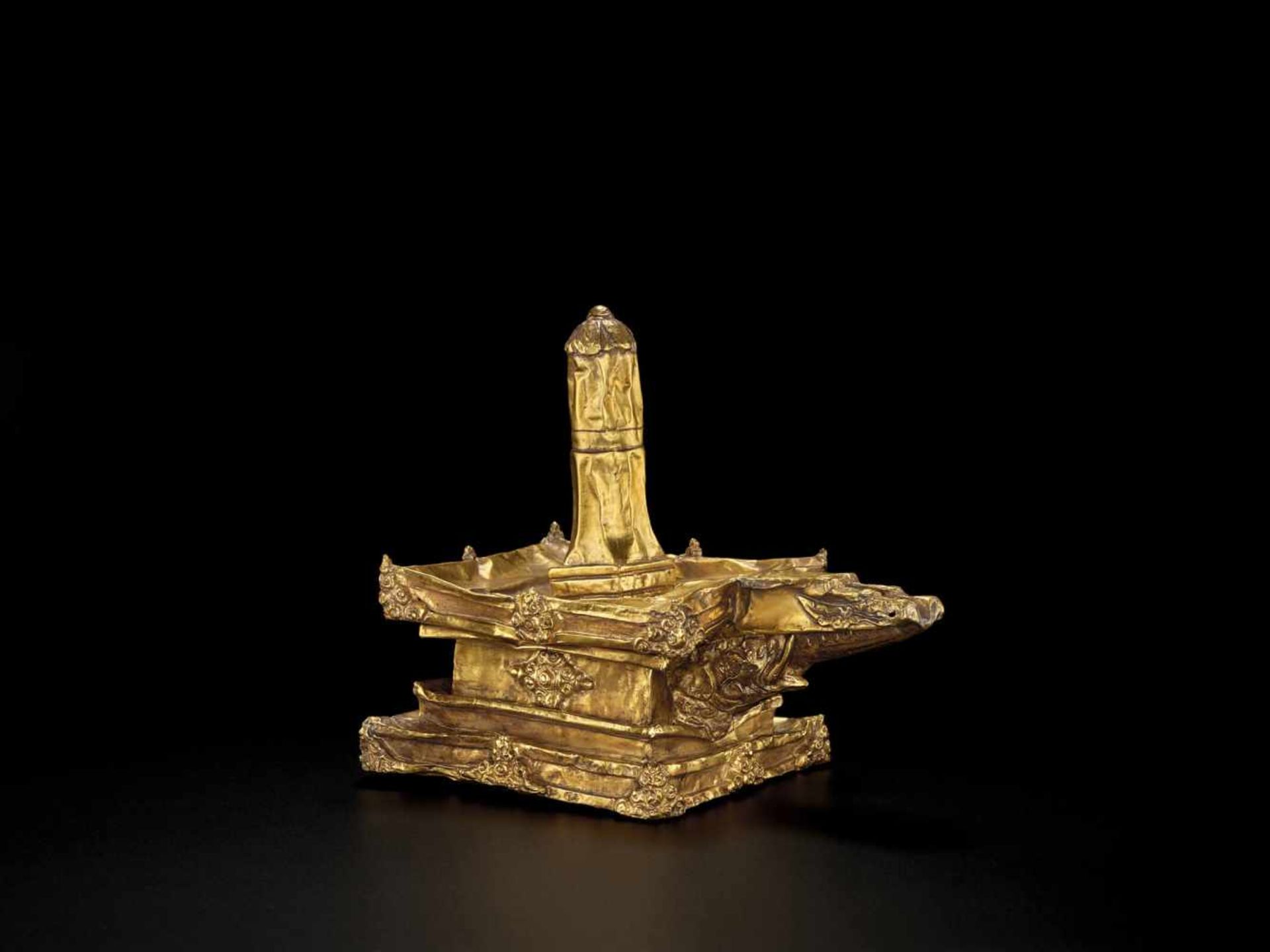 AN UNUSUAL CHAM REPOUSSÉ GOLD MINIATURE LINGAM WITH ELEPHANT SPOUT Champa, 10th – 12th century. A