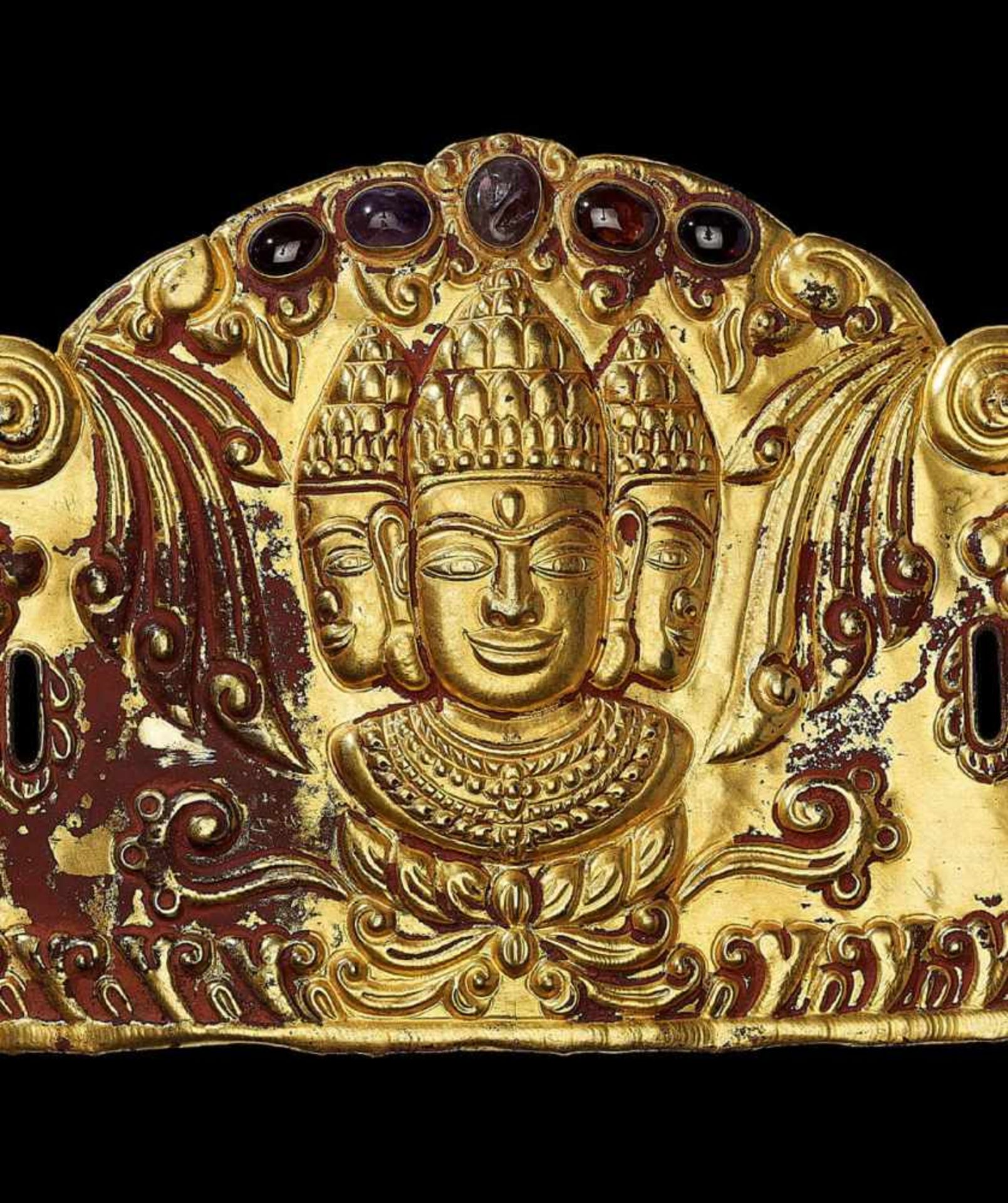 AN EXCELLENT AND VERY RARE CHAM REPOUSSÉ GOLD DIADEM DEPICTING BRAHMA Central Cham kingdom, - Image 2 of 3