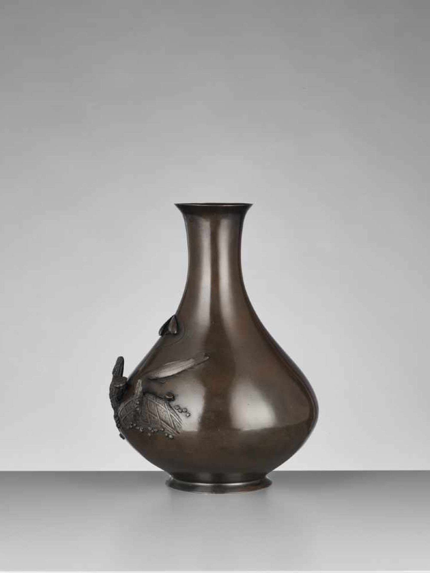 RINSHOSAI: A PEAR-SHAPED BRONZE VASE By Rinshosai, signed RinshosaiJapan, Meiji period (1868-1912) - Image 4 of 10