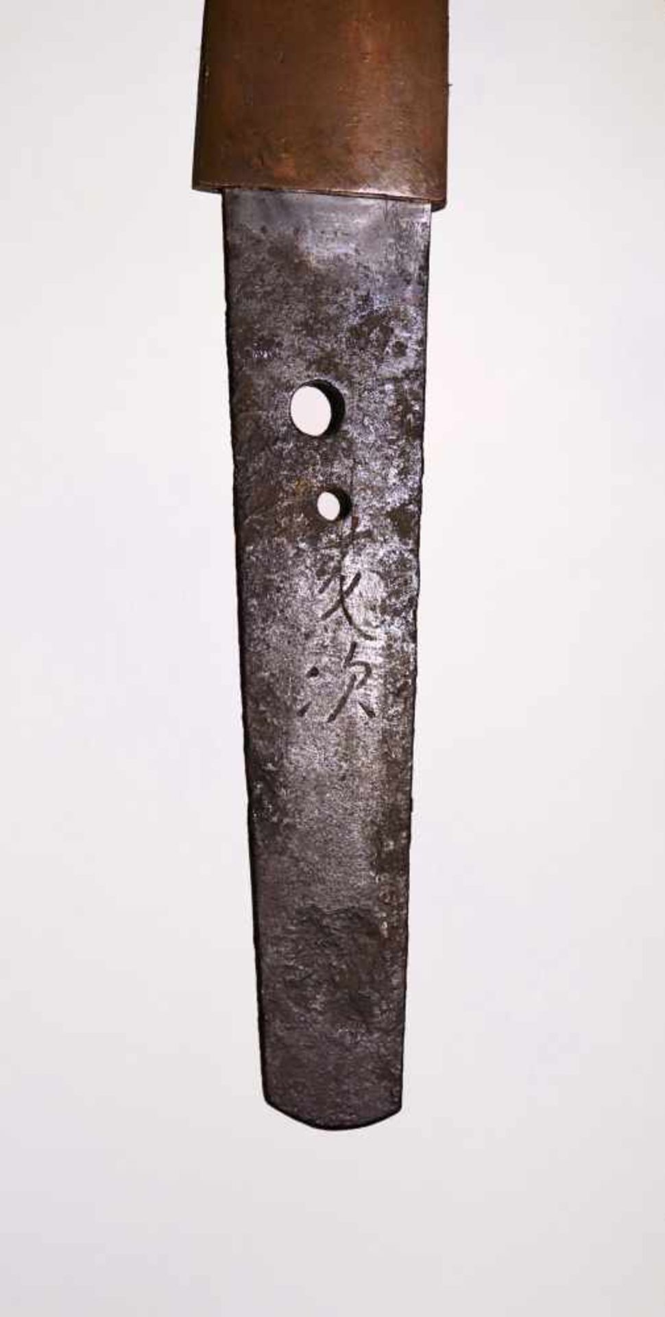 TOMOTSUGU: A TANTO IN KOSHIRAE By Tomotsugu, signed TomotsuguJapan, c. 16th to 17th centuryThe - Bild 13 aus 13