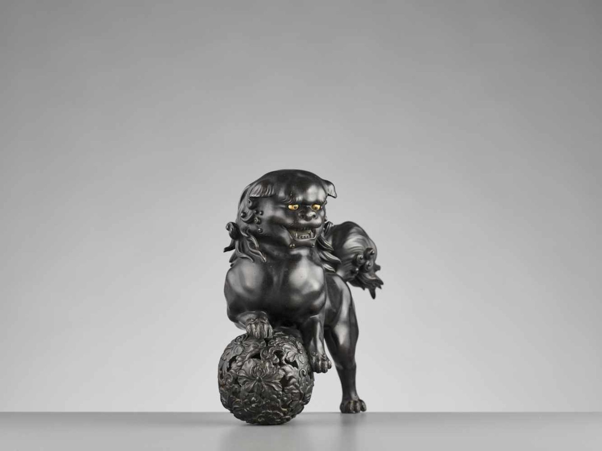 OSEI: A VERY FINE SHISHI BRONZE By Osei, signed OseiJapan, second half of 19th century, late Edo - Bild 3 aus 12