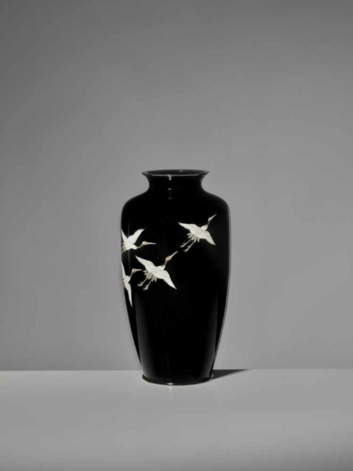 ANDO JUBEI: A FINE CLOISONNÉ ENAMEL VASE WITH CRANES By Ando Jubei (1876-1953), signed with the mark - Image 2 of 9