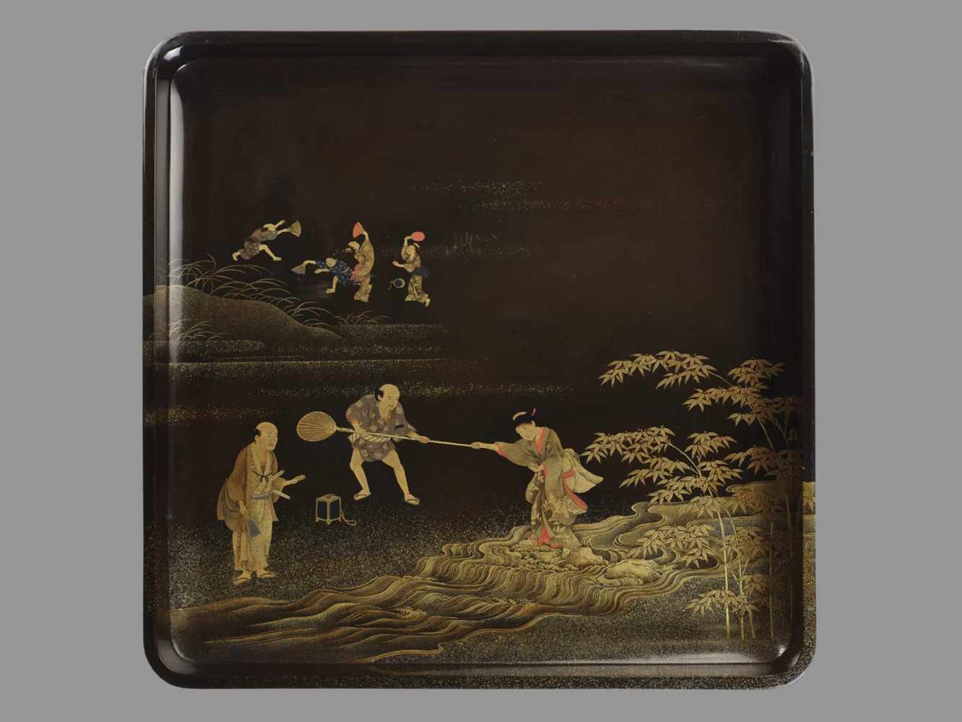 A GOLD LACQUER TRAY Japan, late 19th century, Meiji period (1868-1912)Finely painted with a scene