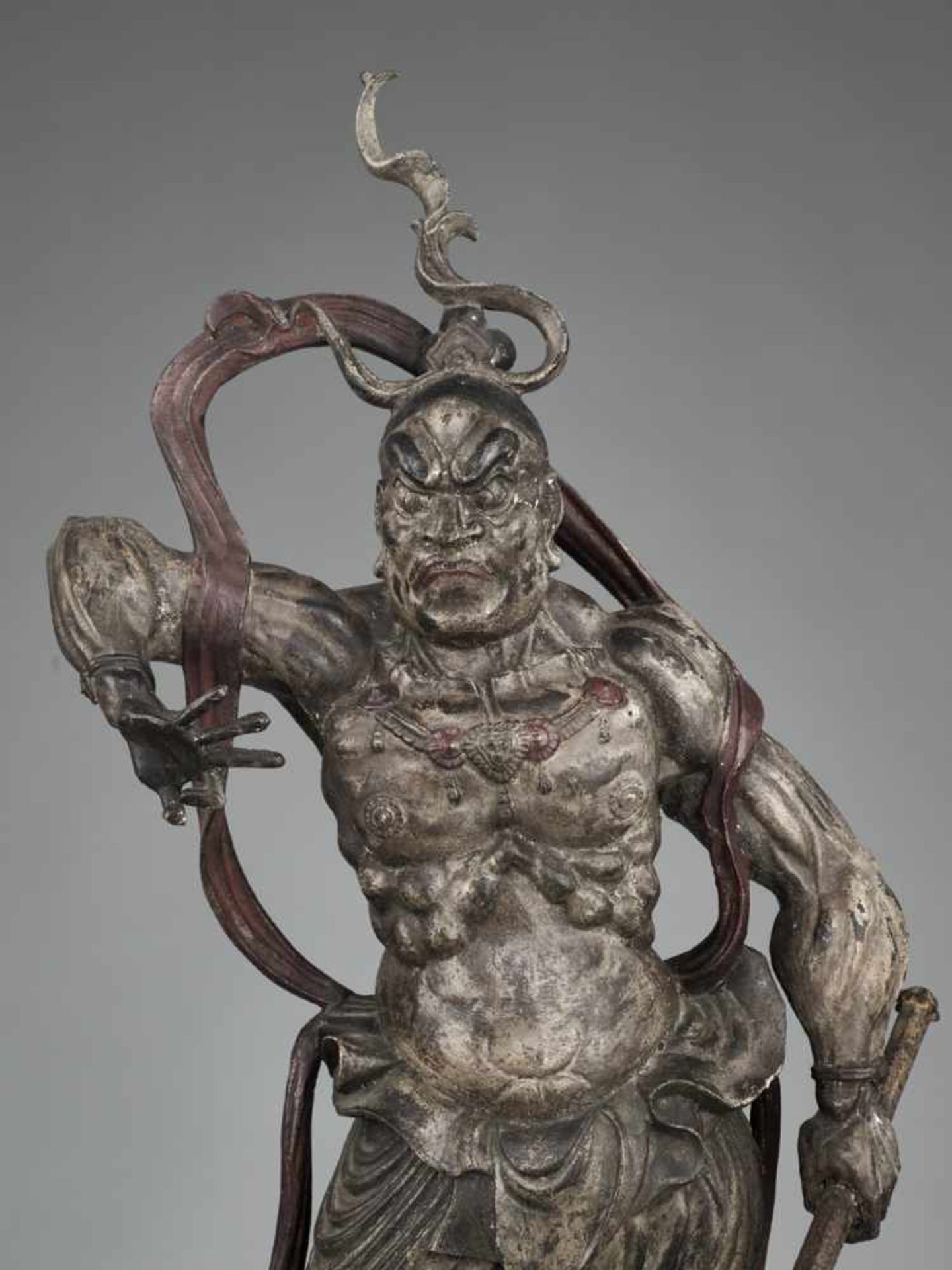 AN IMPORTANT PAIR OF NIO BRONZE GUARDIANS Japan, 18th – earlier 19th century, Edo period (1615- - Bild 5 aus 11