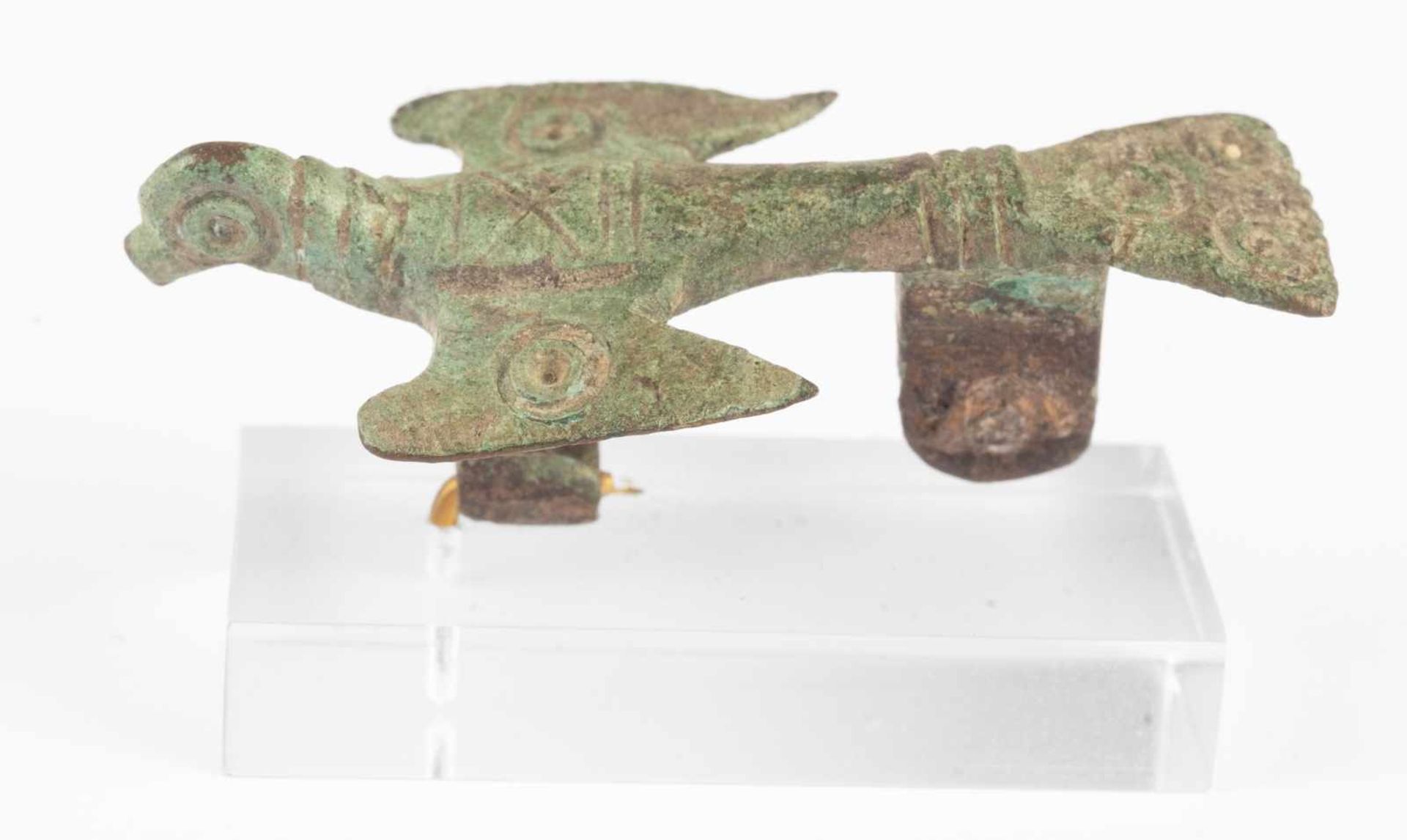 Vogelfibel, stilisierte Darstellung einer fliegenden TaubeRömische Kaiserzeit, wohl 2. Jh. n. Chr.