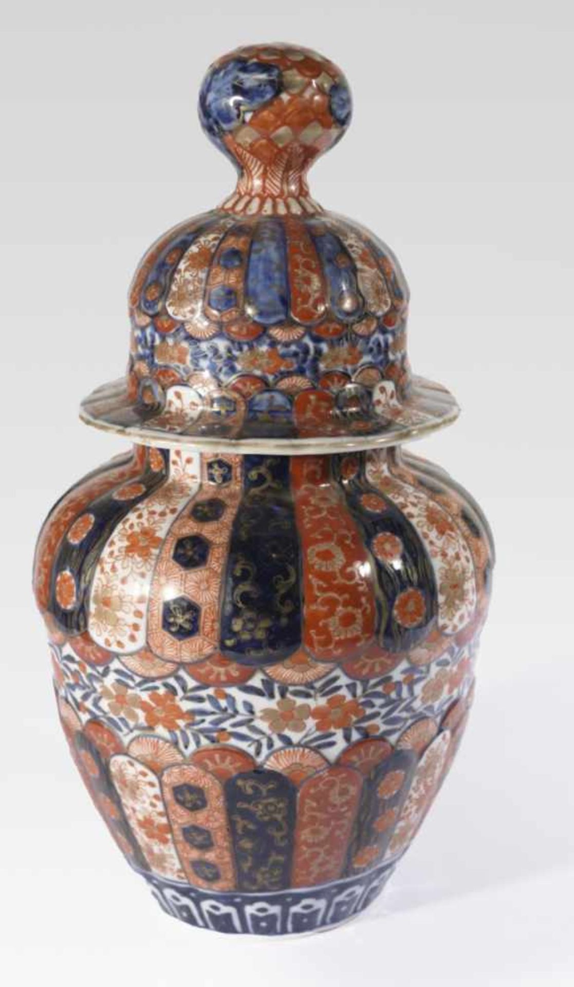 Amazing lid vase, Japan, probably around 1900, 38,5 cm high