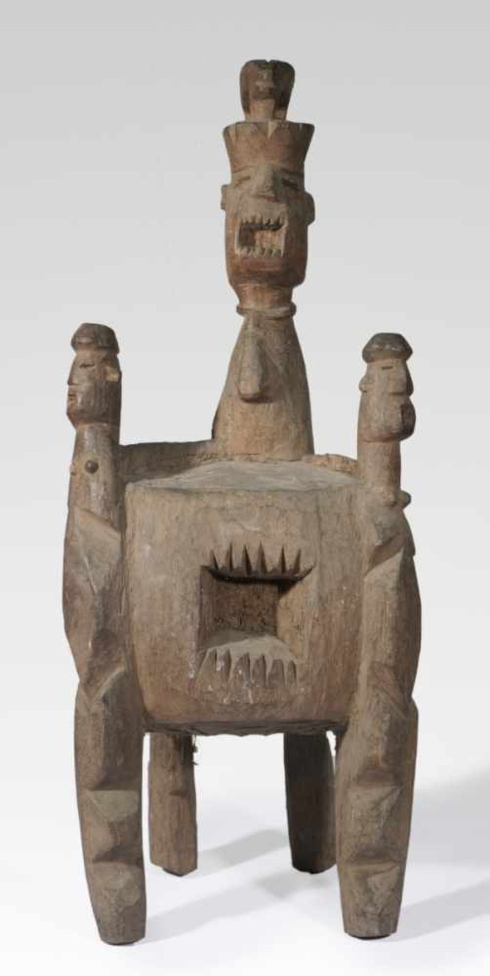 Very large altar figure, Africa, wood carving, 20th c., 91 x 22 x 35 cm, condition: One
