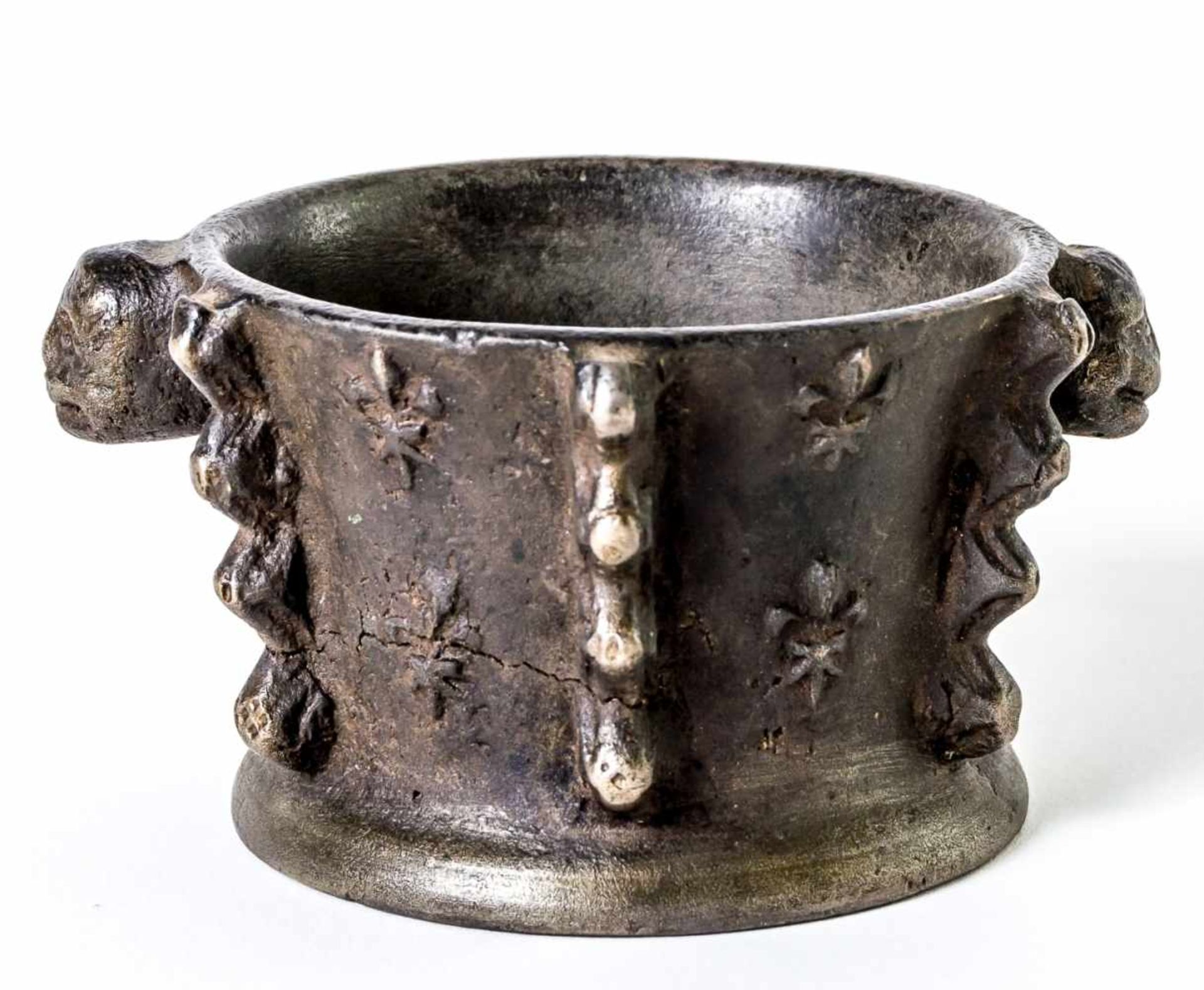 French mortar, bronze (1014g), probably 16th/17th century, D: 9,0 cm, H: 6,2 cm,Provenance: Mortar