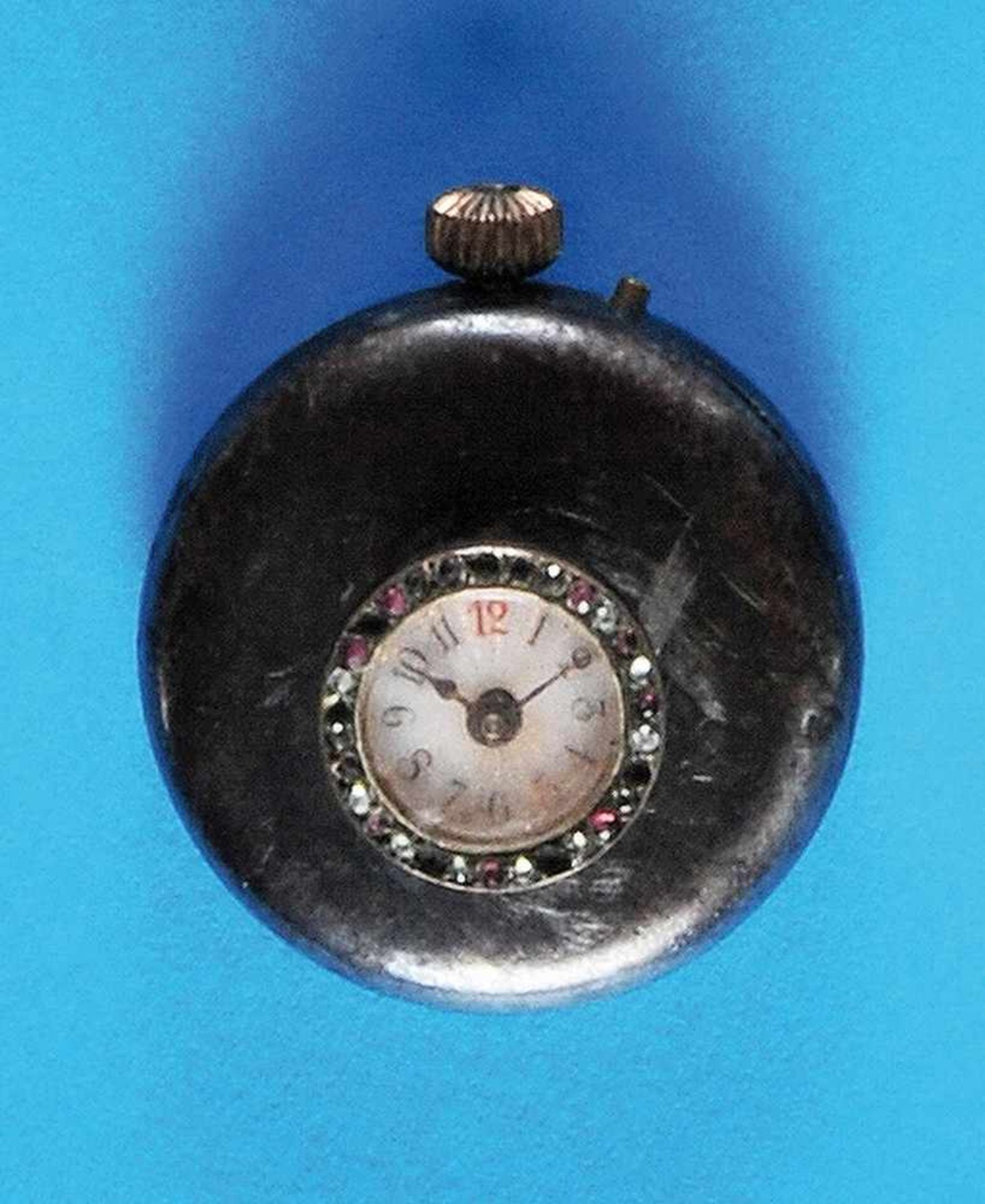 Metal buttonhole watchMetall-Knopflochuhr, bruniertes Gehäuse mit aufgesetztem kleinen