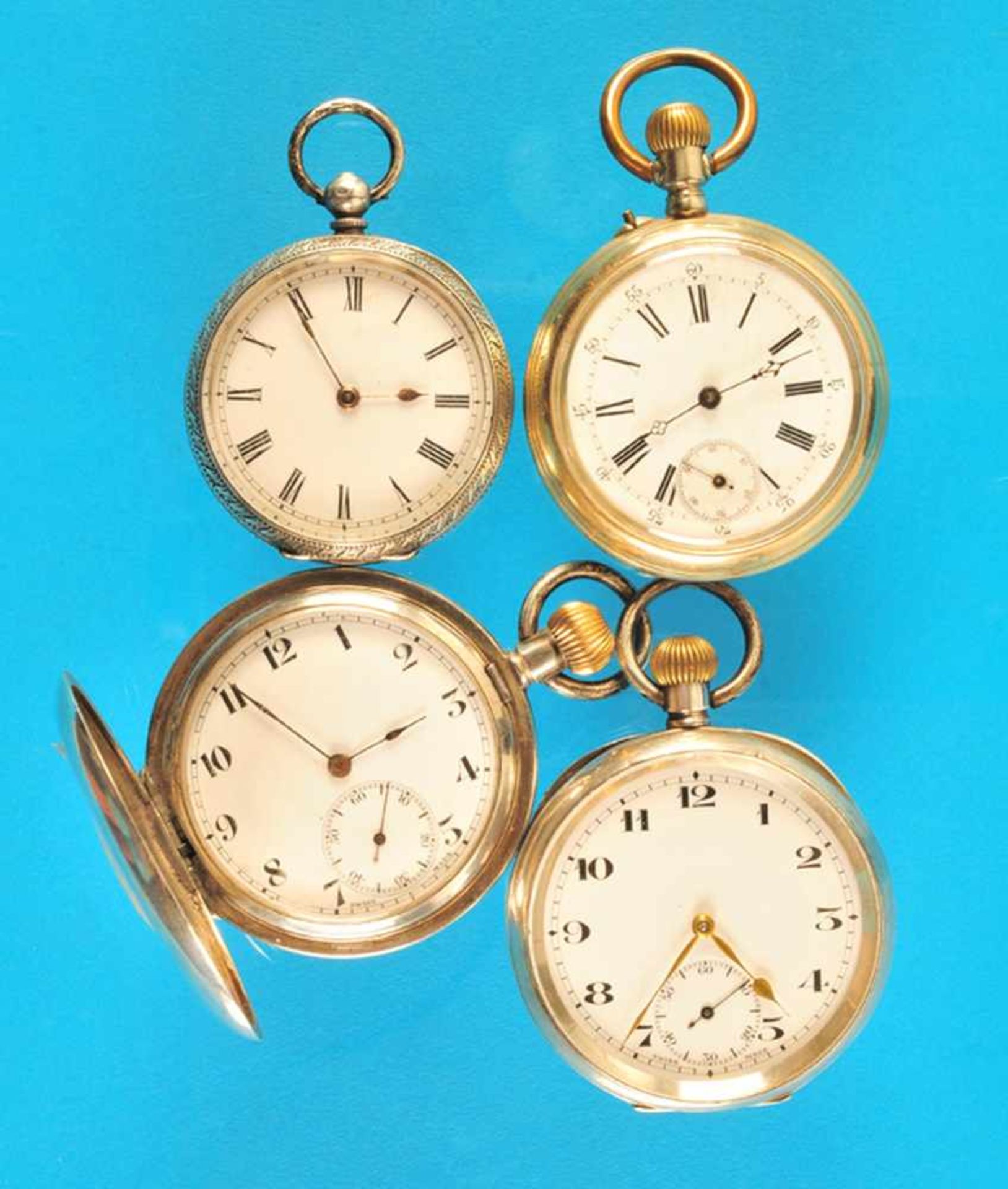 Bundle with 4 pocket watchesKonvolut mit 4 Taschenuhren: Silbertaschenuhr, floral graviertes