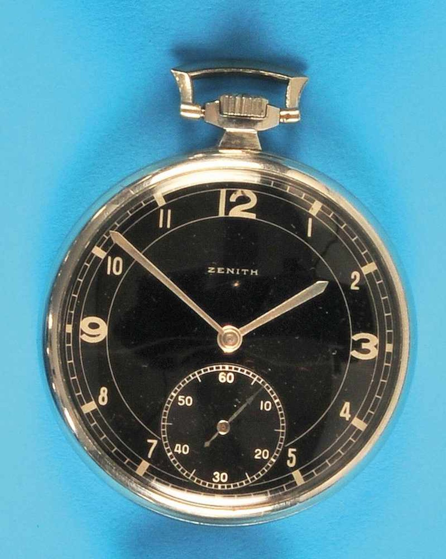 Metal pocket watch, ZenithMetalltaschenuhr, Zenith, glattes Gehäuse, schwarzes Zifferblatt mit