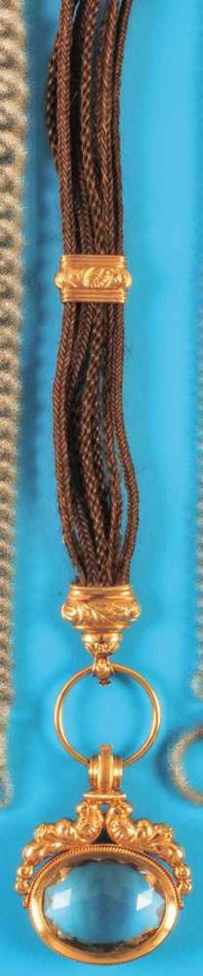 Pocket watch chain made from hairHaar-Taschenuhrkette mit vergoldetem Schieber und Goldanhänger