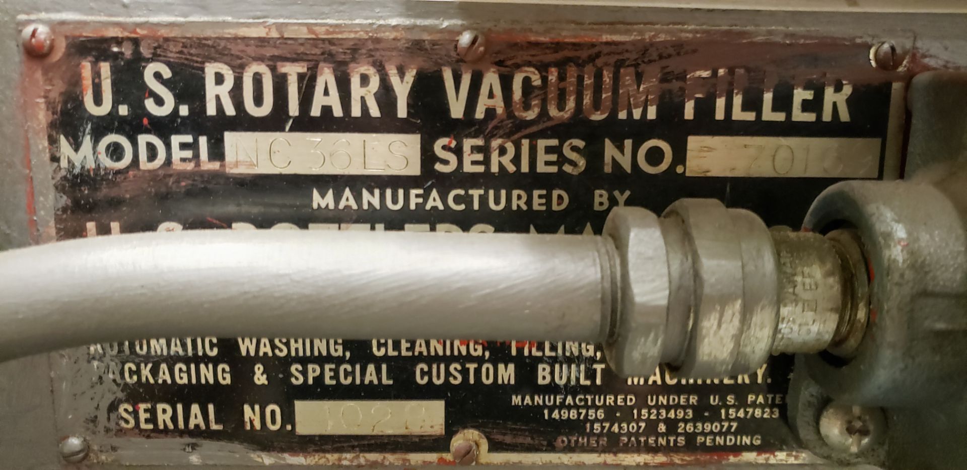 US Bottlers 36 Valve Rotary Vacuum Filler with 16 Valve Rotary Rinser - Image 5 of 13