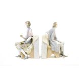 Pair of bookends in ceramica Lladrò, Spain, XX Century. Painter and geographer. H cm 32