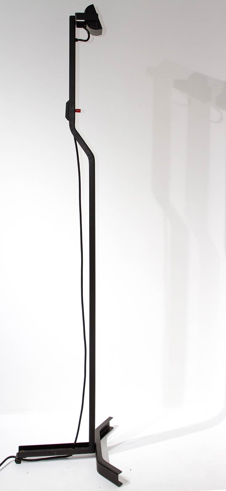 Sirrah, designed by Kazuide takahama, Sirio model. Alogen lacquered metal floor lamp.H cm 185x35x40