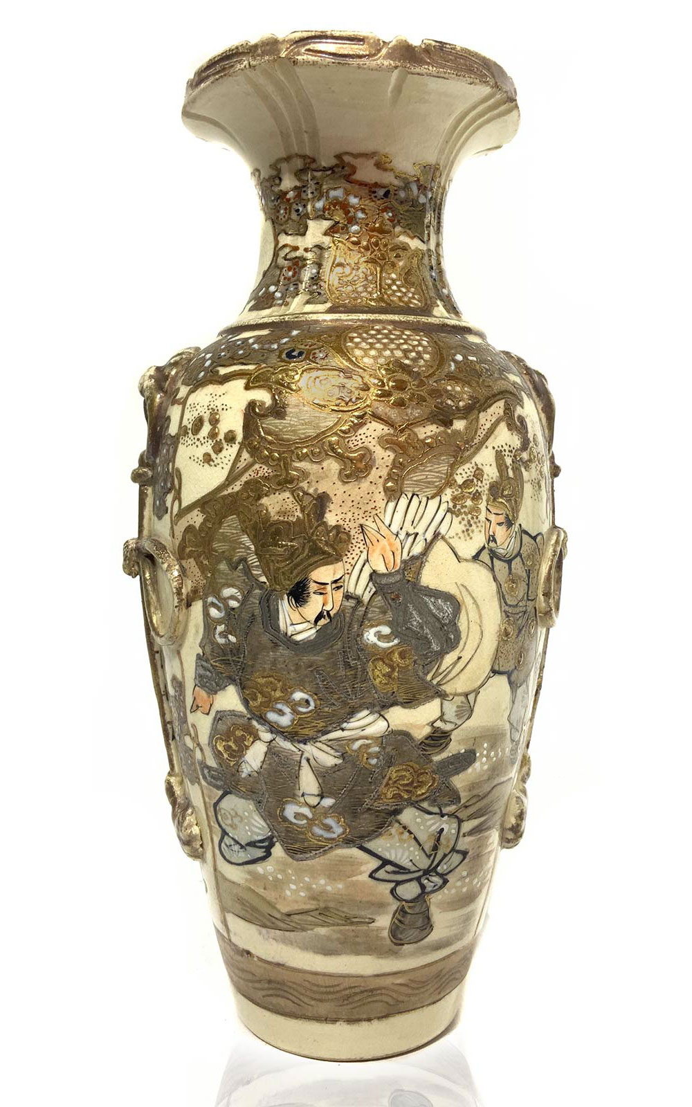 Satsuma vase. Japan. Late 19th century. With depiction of a Samurai I note and gold. H 25 Cm.