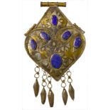 Pendant in silver gilt and lapis. Afghanistan, the twentieth century, 16 x 12 cm.