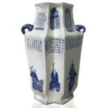Important porcelain vase with articulated profile rhomboidal section. Two-handled. blue / white