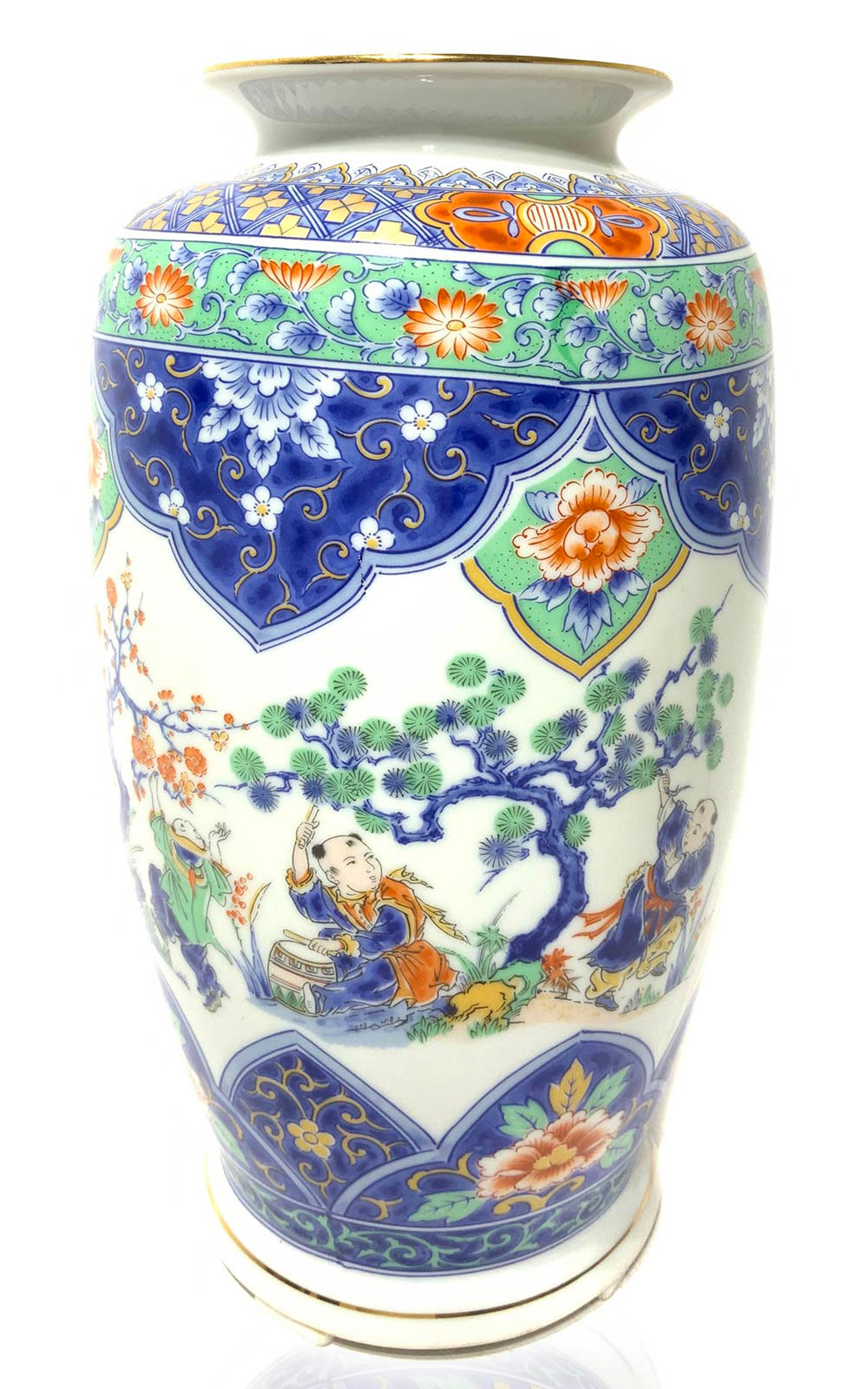 Vase white with landscape. China. XX Century. H 28