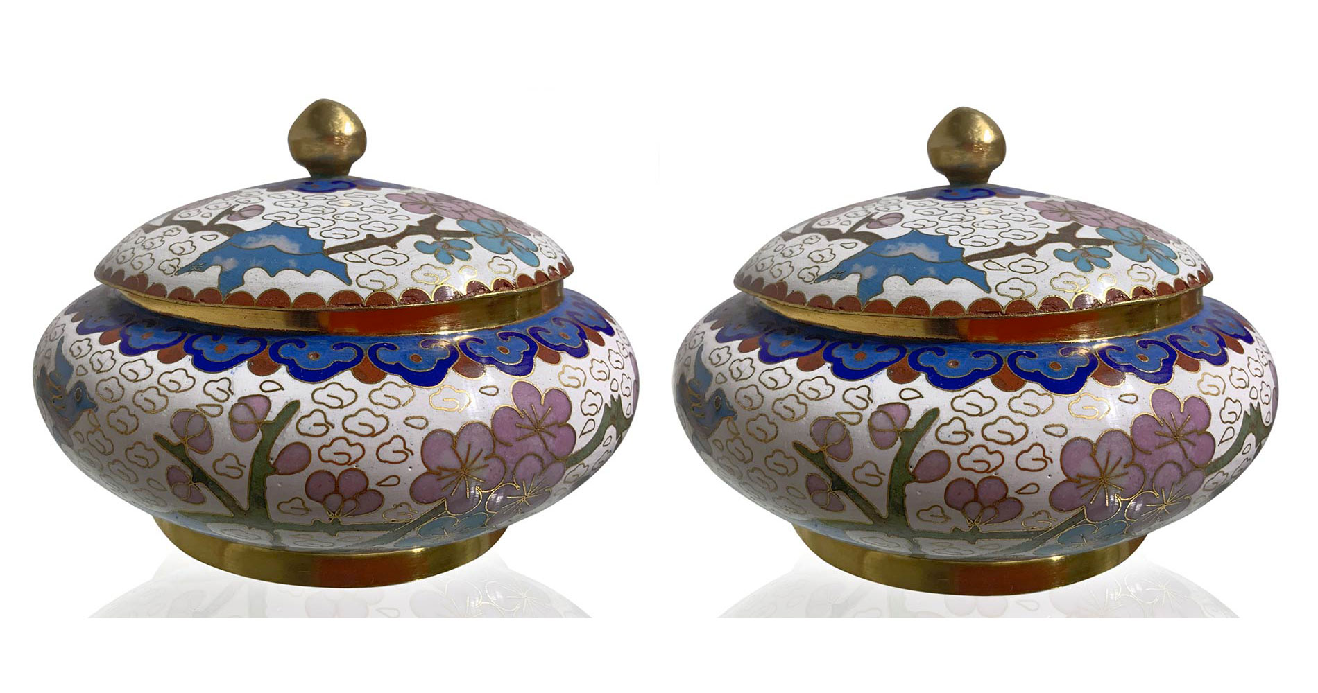 Pair of puotiche. China. XX century, H 9 cm, with base H 13 cm