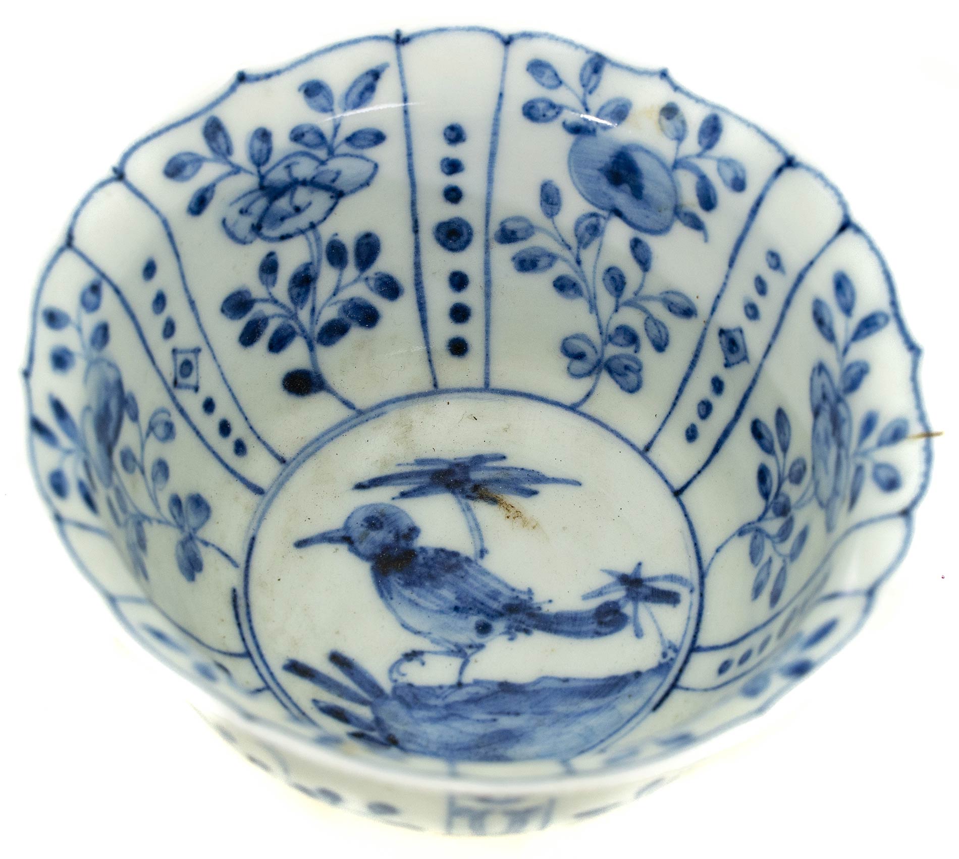 Bowl with decorations of flowers and birds, China. H 7.5 cm, 6x15 cm - Image 2 of 2