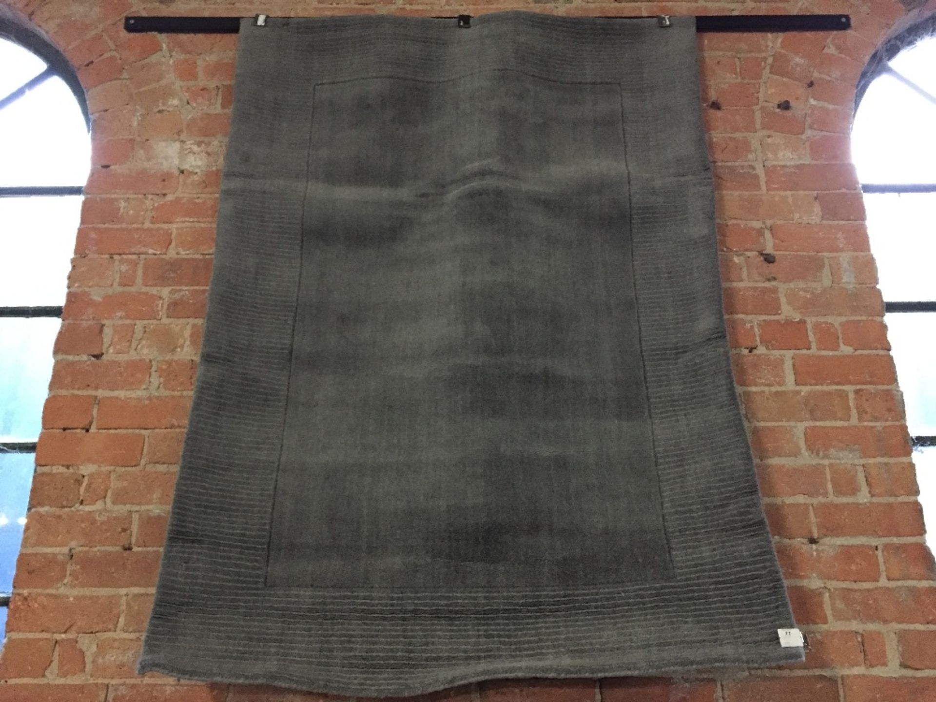 GREY RUG (LOWV2246 -9079/15)