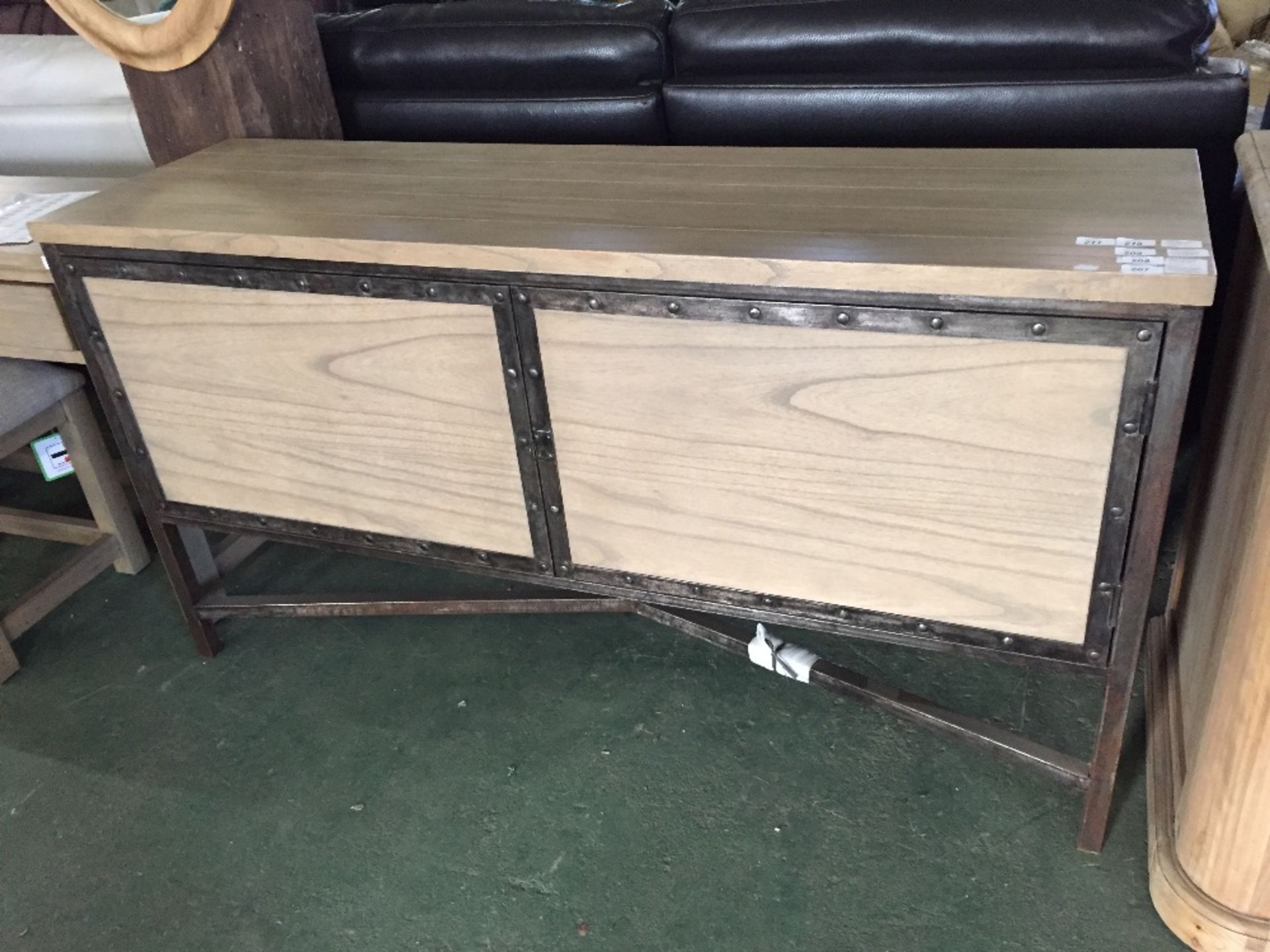 SOUTHWARK WIDE SIDEBOARD(boxed) (WG3 - RV/7592N)