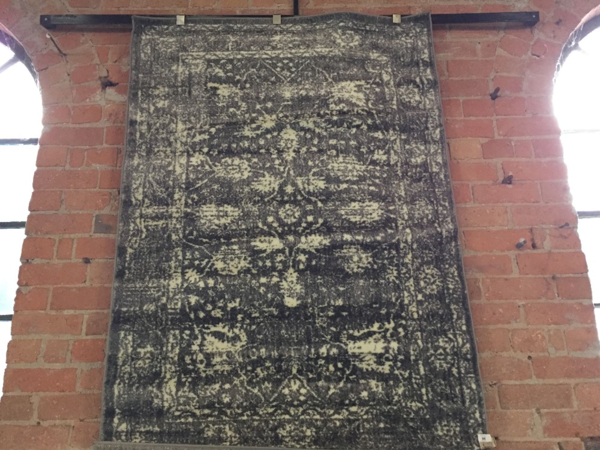 GREY AND NATURAL RUG (BAKR3390 -8495/7)