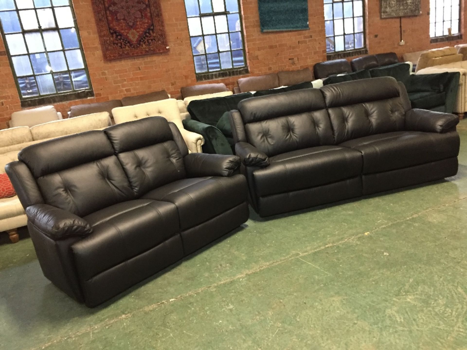 BLACK LEATHER 3 SEATER SOFA AND 2 SEATER SOFA (WM8