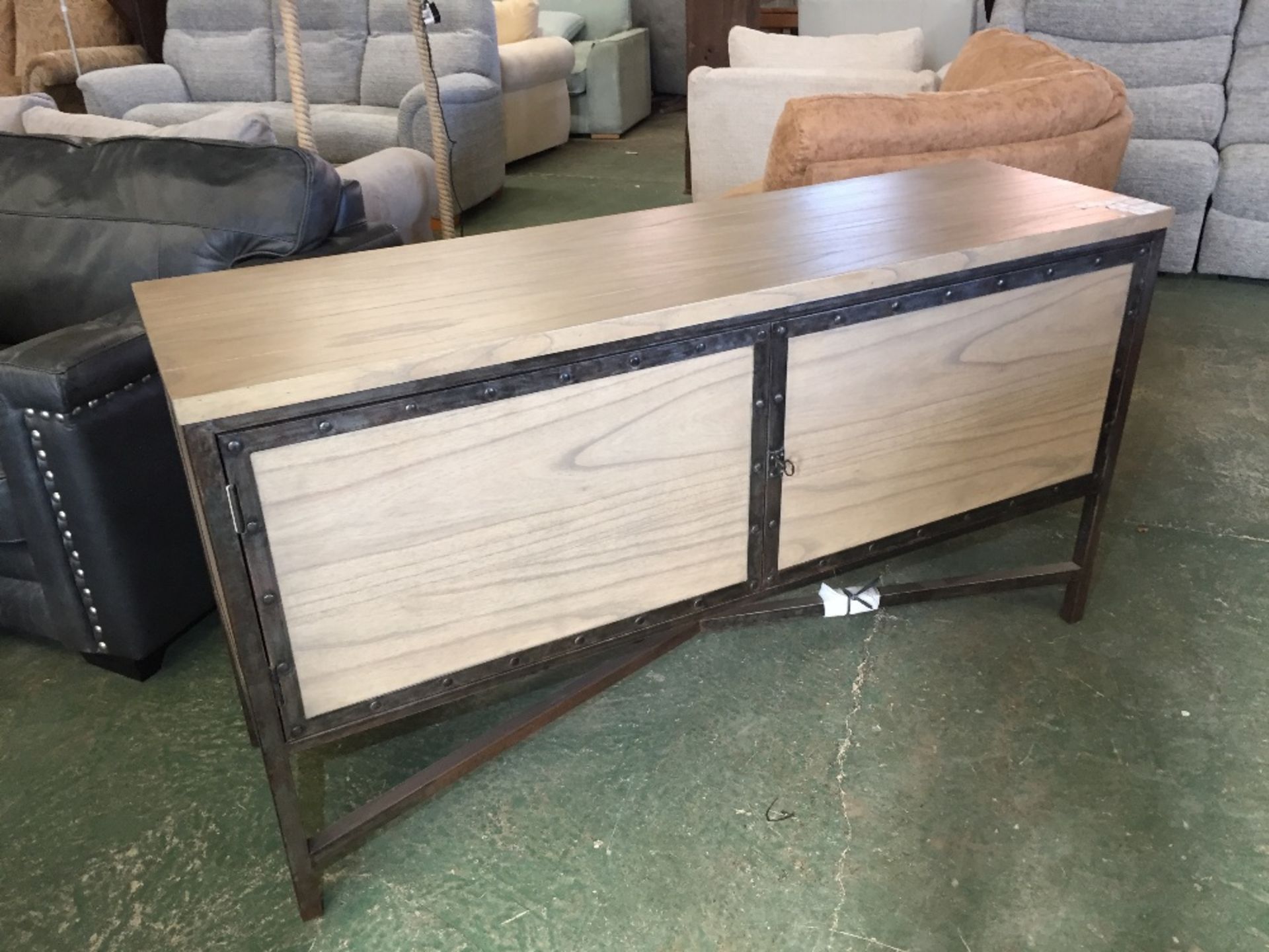 SOUTHWARK WIDE SIDEBOARD (WG4 - RV/7592N) (BOXED)