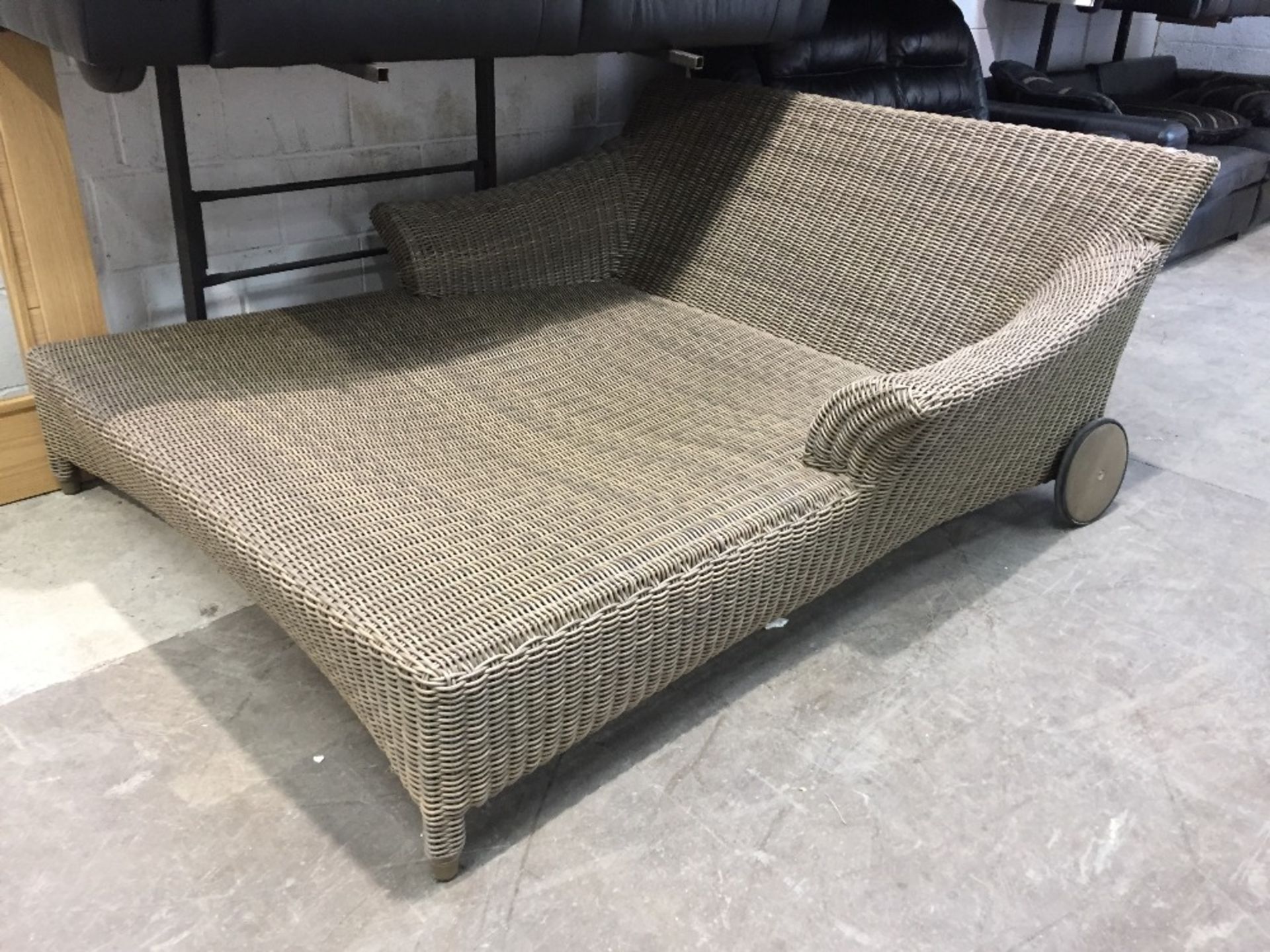 RATTAN DAY BED