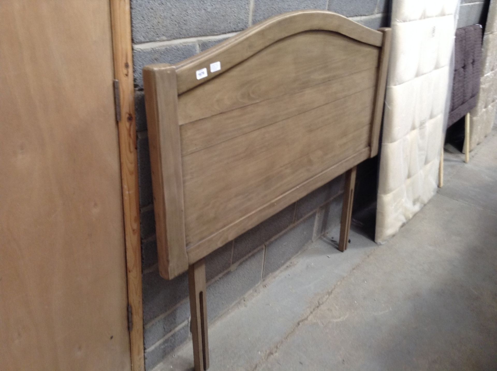 HARBOUR LODGE BEDROOM - 135CM HEADBOARD (WG23- HR/