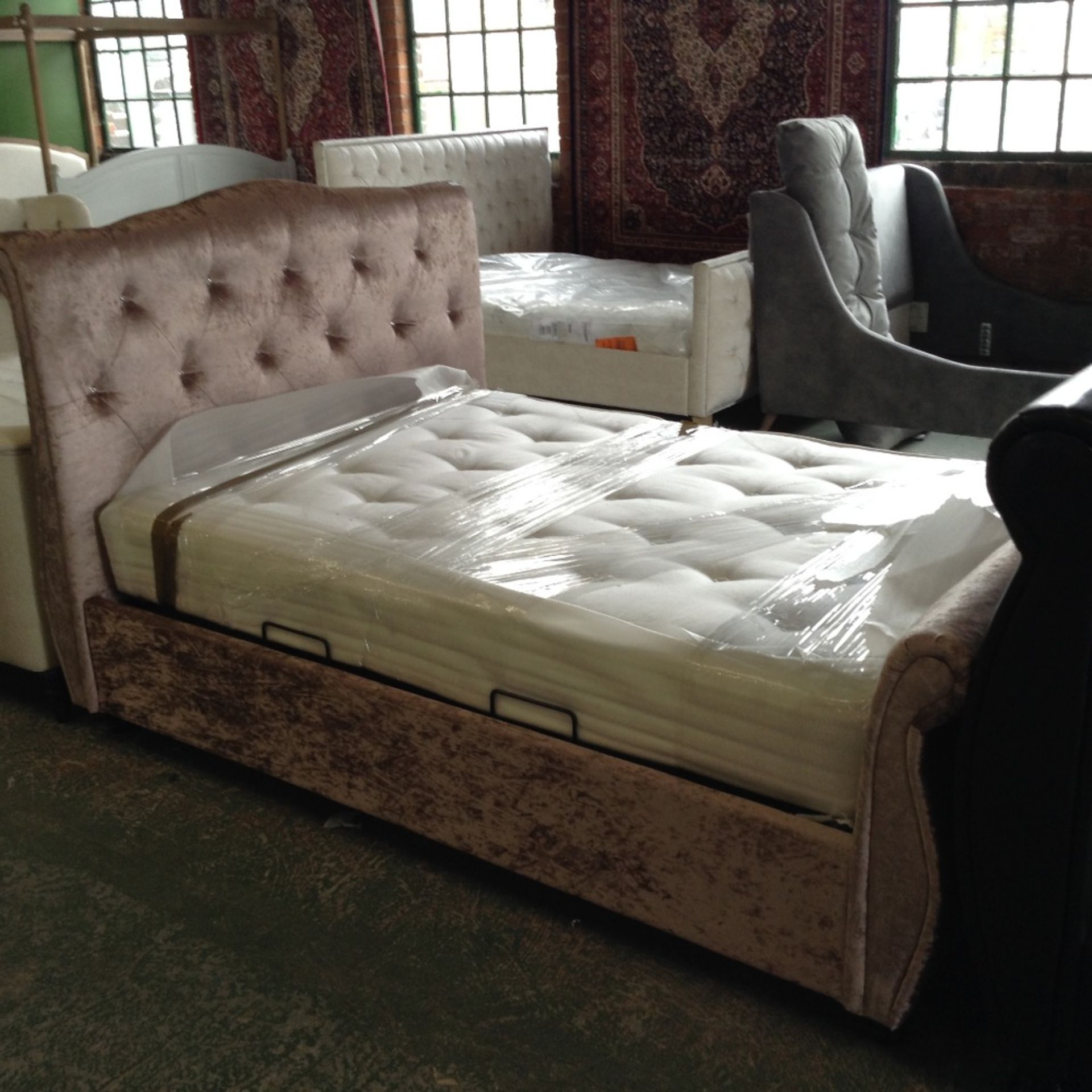 Rosdorf Park Mayfair Upholstered Ottoman Bed (8348/11)