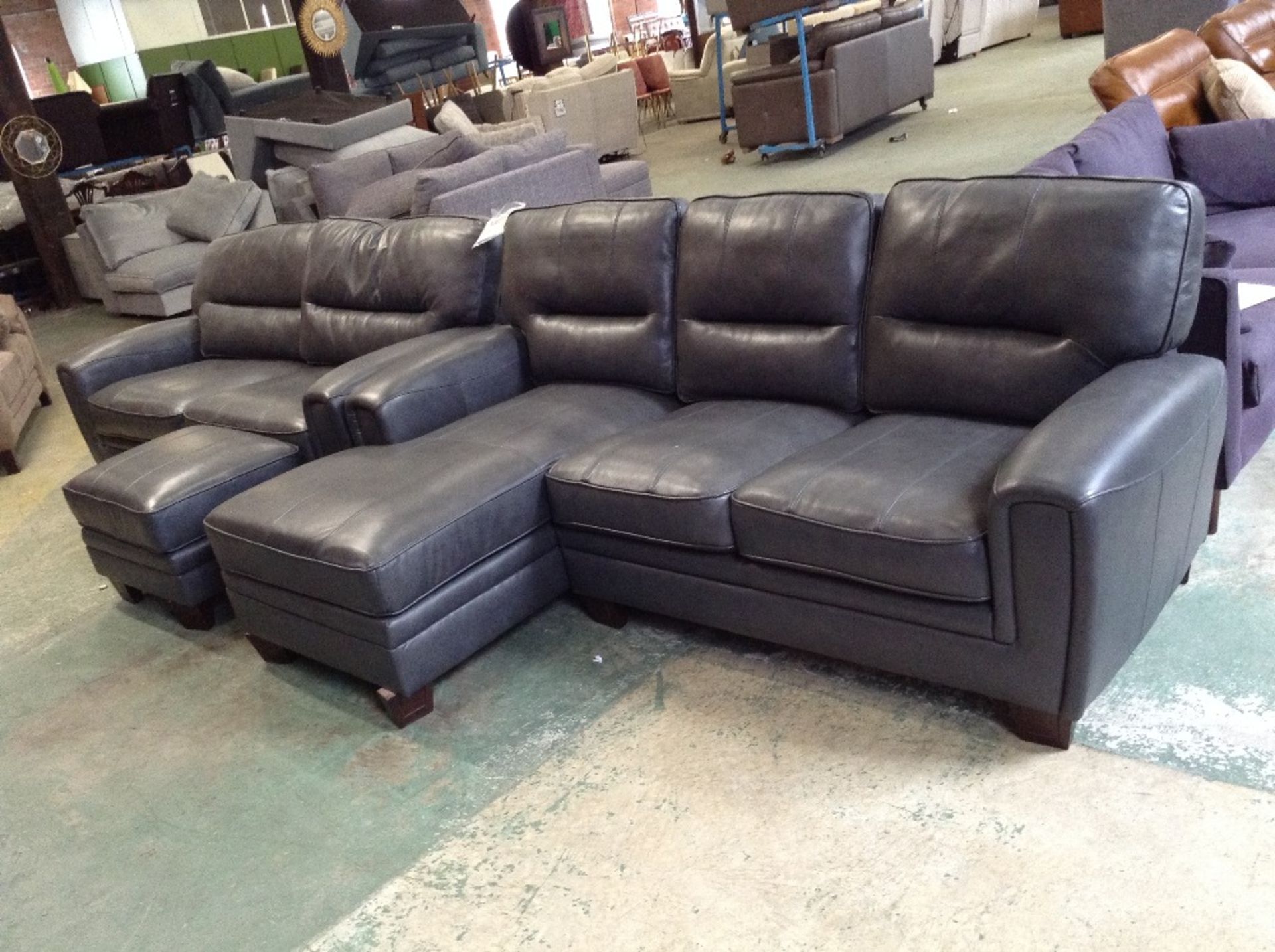 GREY LEATHER 2 PART CORNER GROUP 3 SEATER SOFA AND