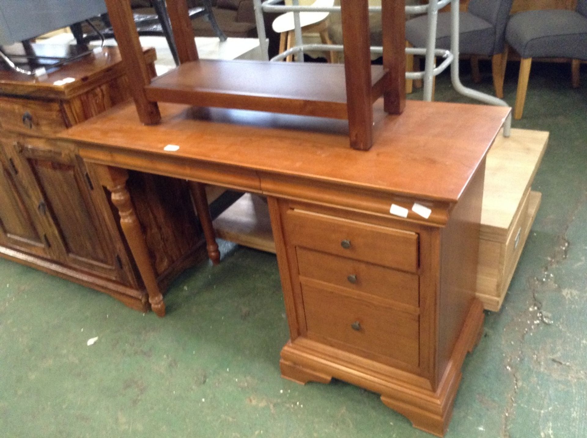 LOUIS PHILIPPE HONEYCOMB BEDROOM - DRESSING TABLE