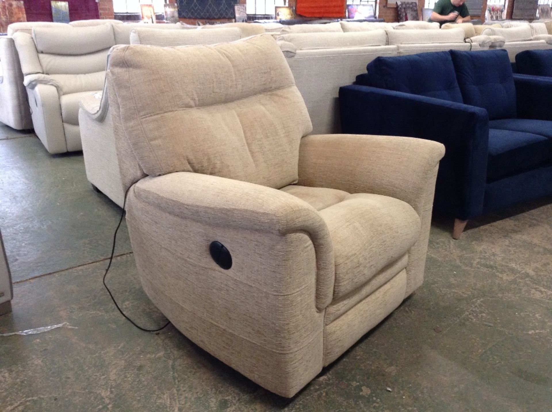 BISCUIT ELECTRIC RECLINING CHAIR (TROO1650-604450)