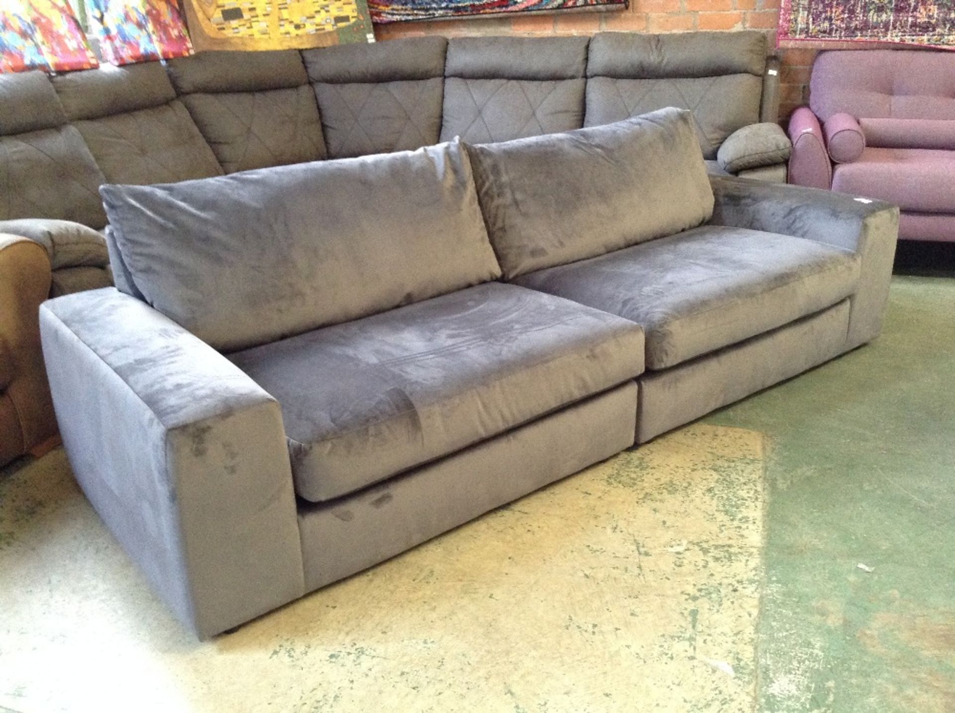 EX SHOWROOM GREY VELVET SPLIT 4 SEATER SOFA (WM49-