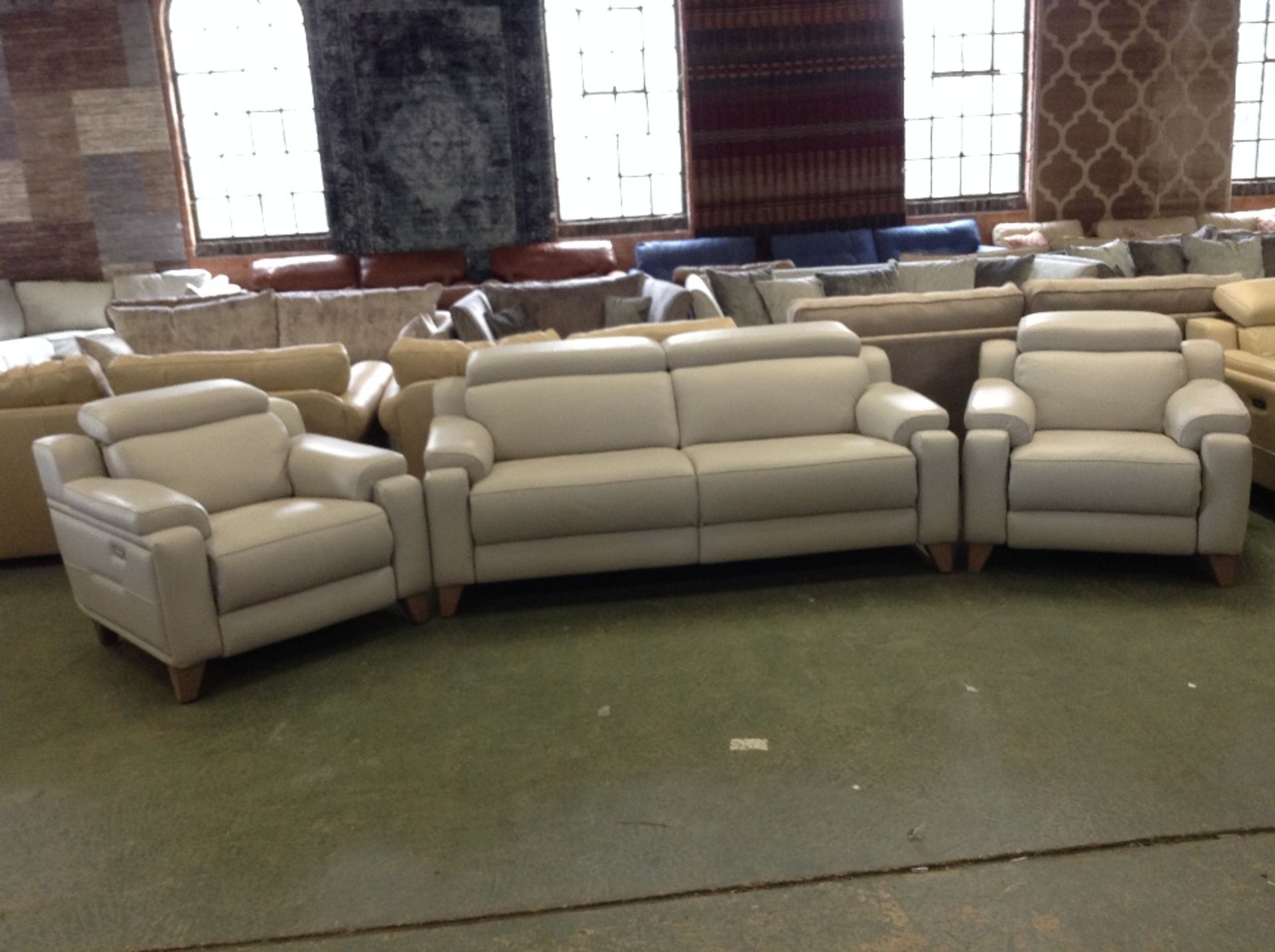 GREY LEATHER 3 SEATER SOFA WITH ADJUSTABLE HEADRES