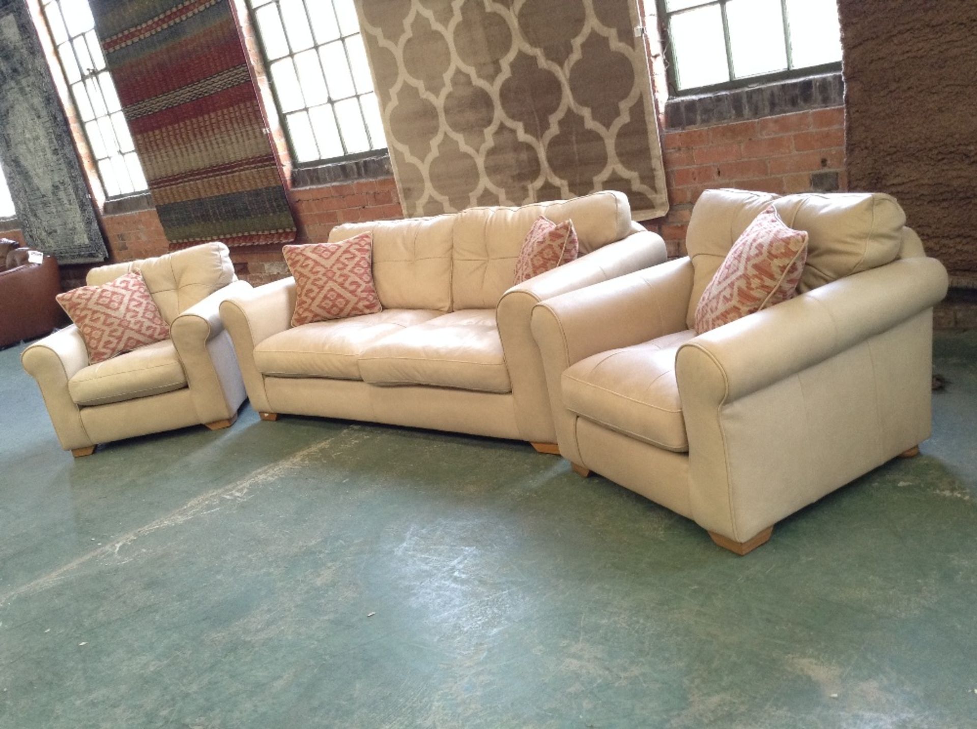 EX SHOWROOM CREAM LEATHER 3 SEATER SOFA AND 2 X CH