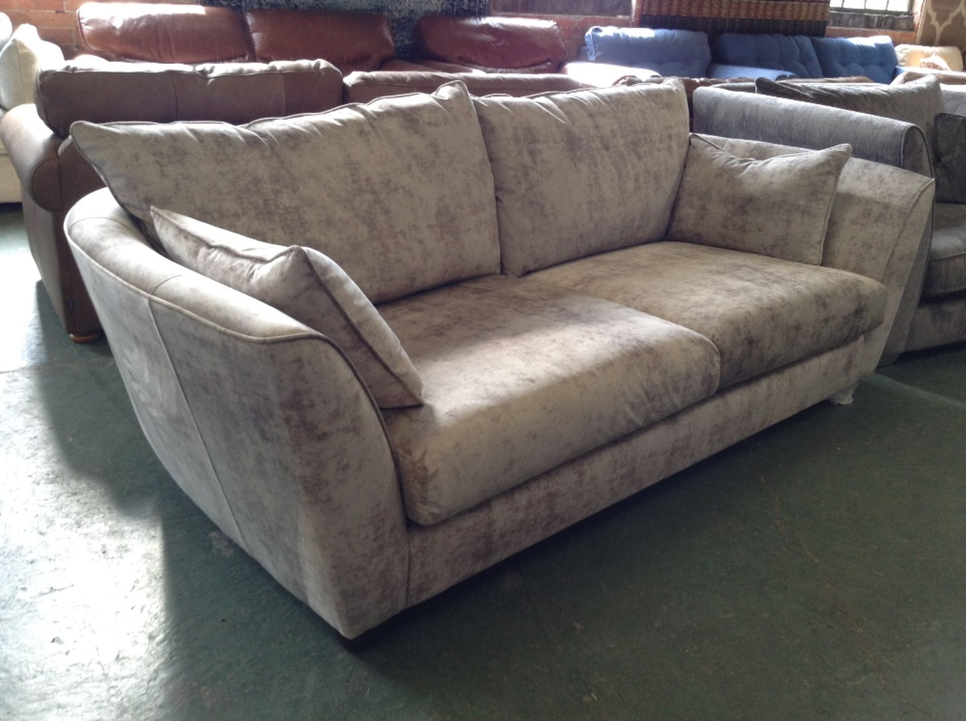 EX SHOWROOM SILVER PATTERNED 3 SEATER SOFA (WM49-2