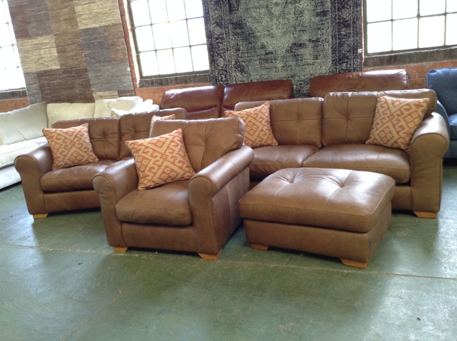 EX SHOWROOM BROWN LEATHER 3 SEATER SOFA 2 SEATER S