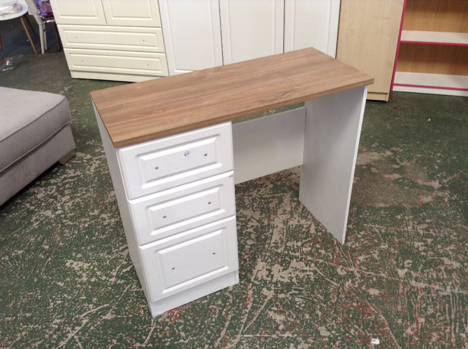 WHITE AND OAK DRESSING TABLE (RETURN)