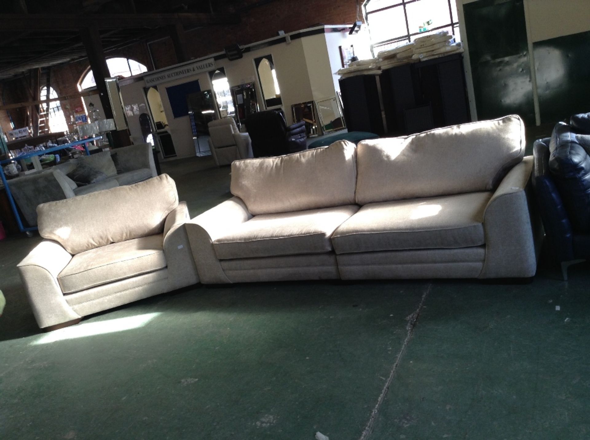 GOLDEN PATTERNED SPLIT 4 SEATER SOFA AND SNUG CHAI