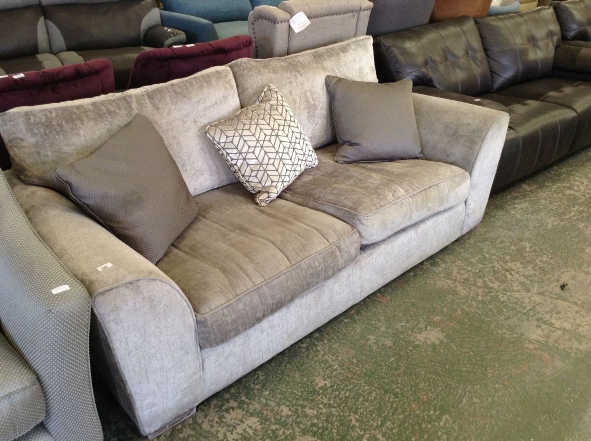 BEIGE 3 SEATER SOFA (WORN)(WM51-3)