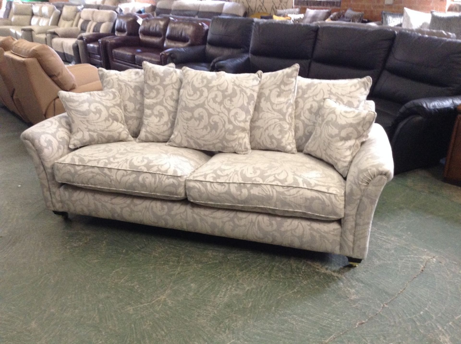 SILVER PATTERNED LARGE 2 SEATER SOFA (TR001727 W00