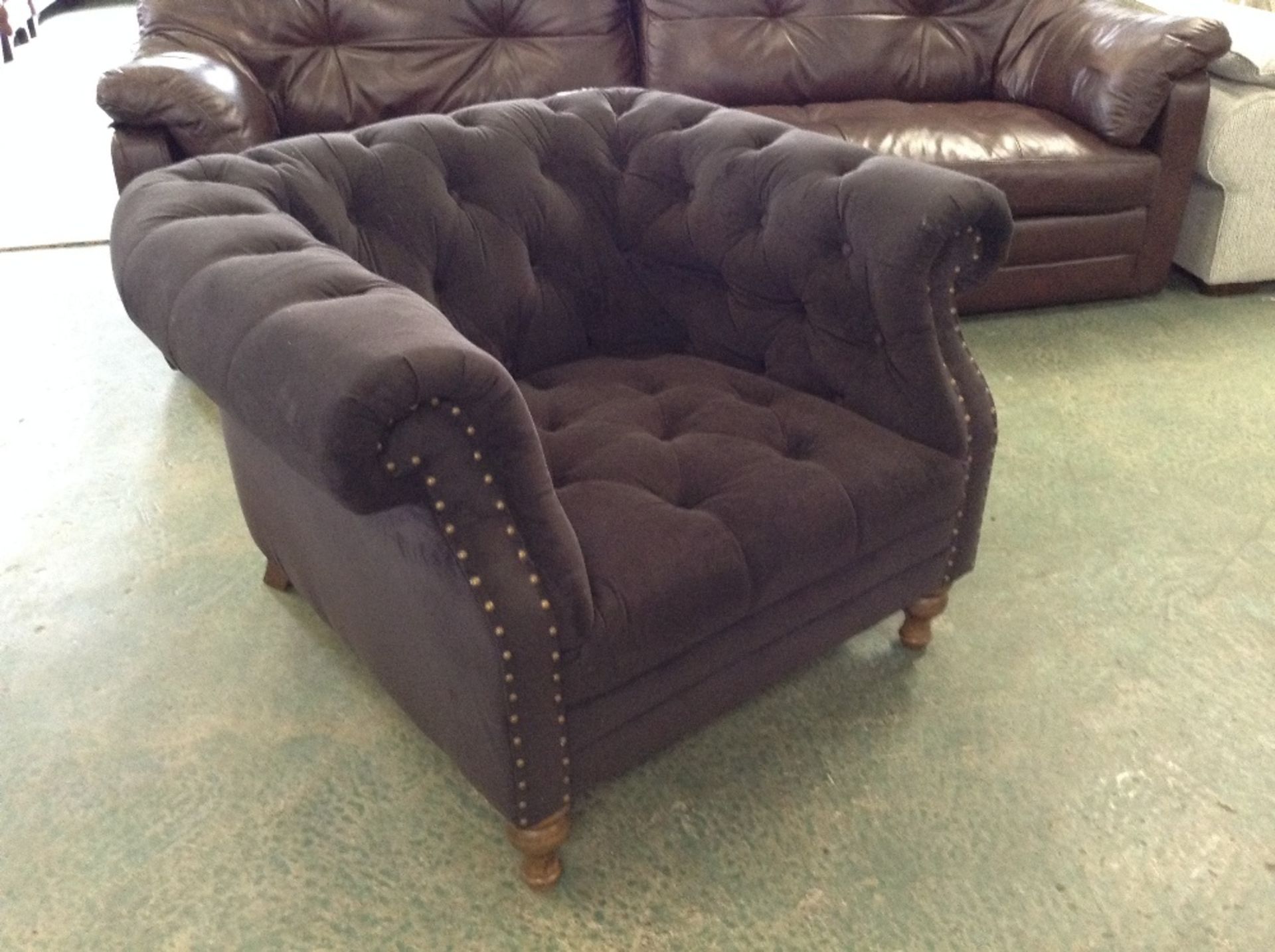 BLACK CHESTERFIELD CHAIR (ST7-25)